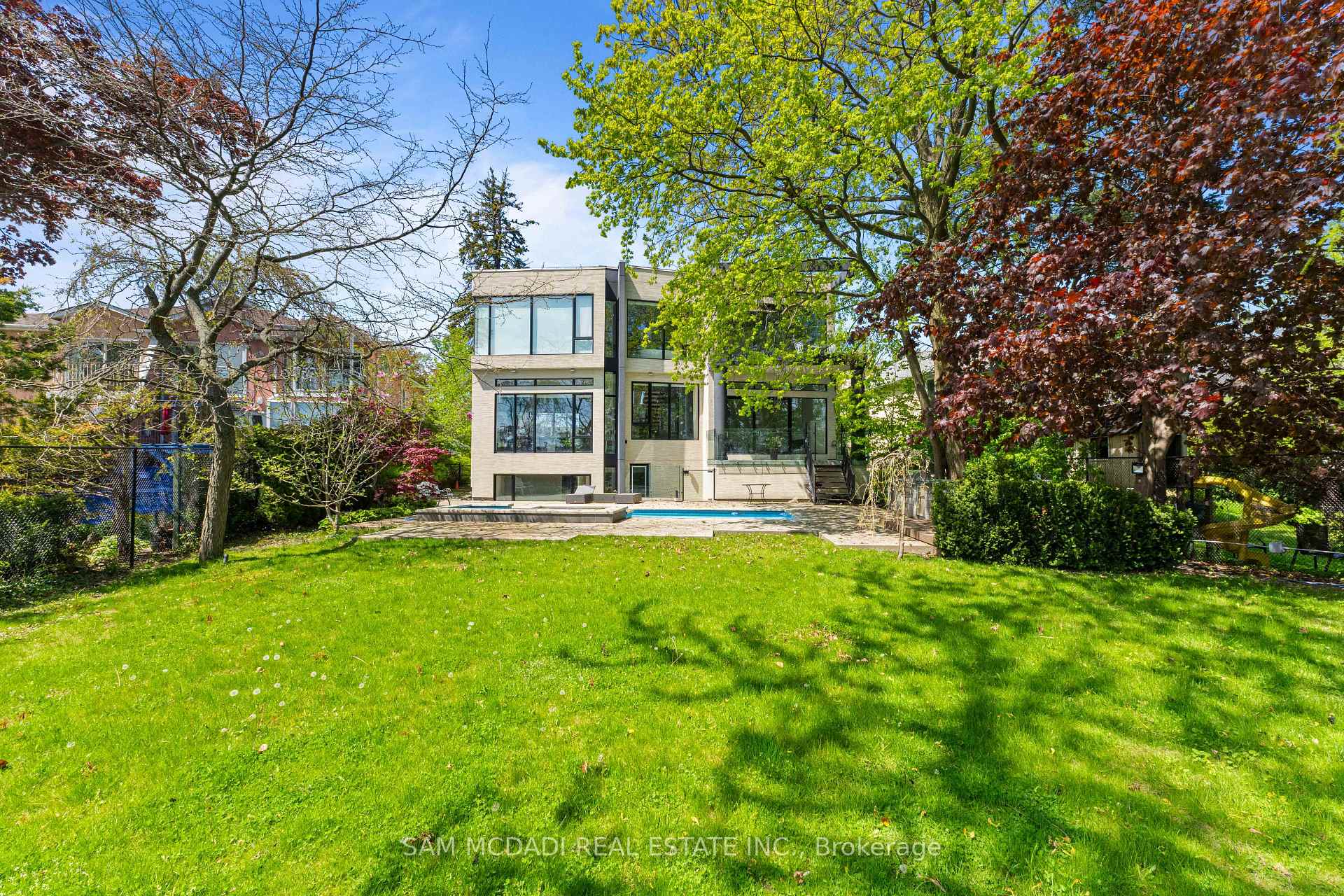 67 Lake Promenade, Toronto