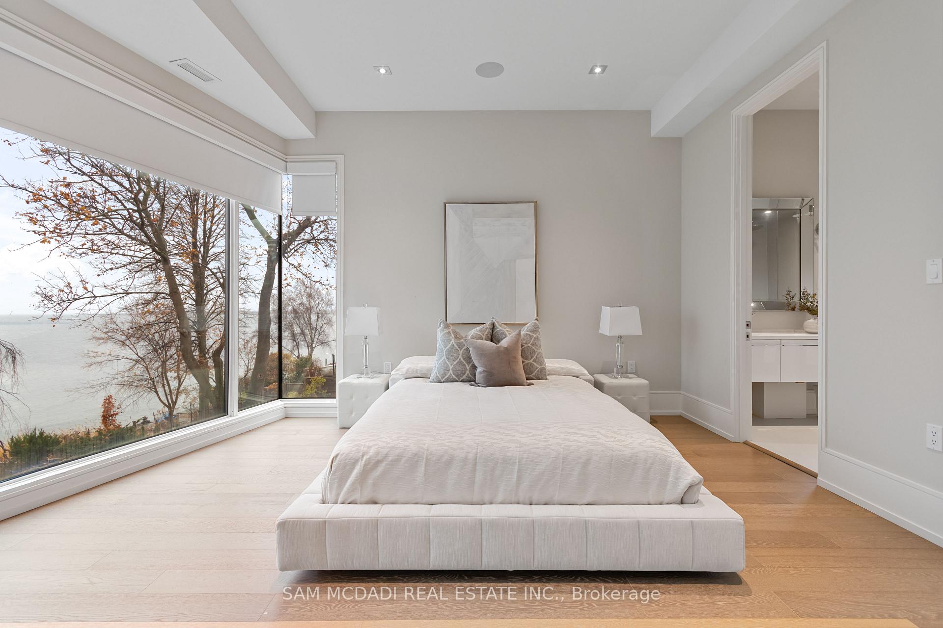 67 Lake Promenade, Toronto