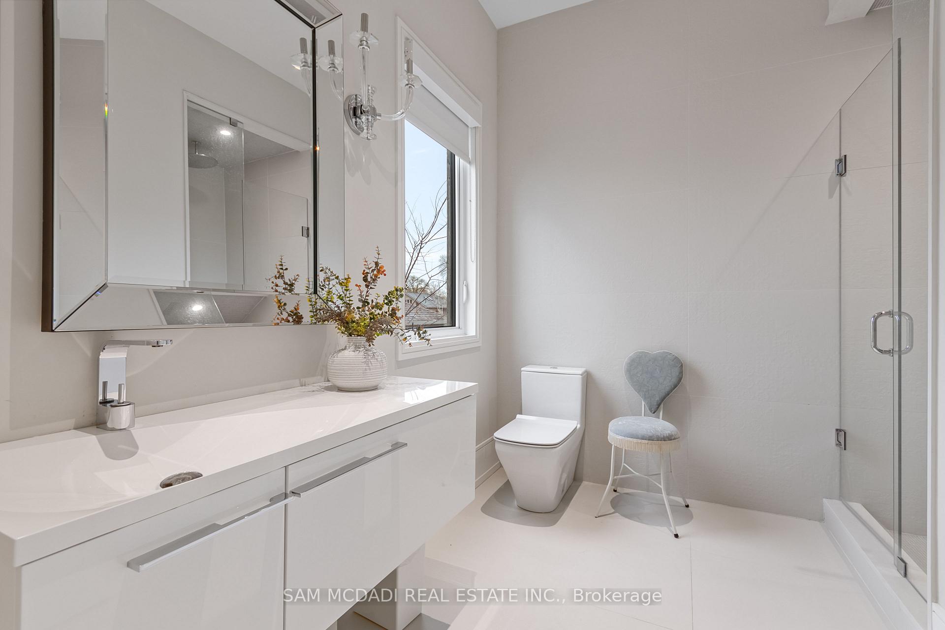 67 Lake Promenade, Toronto