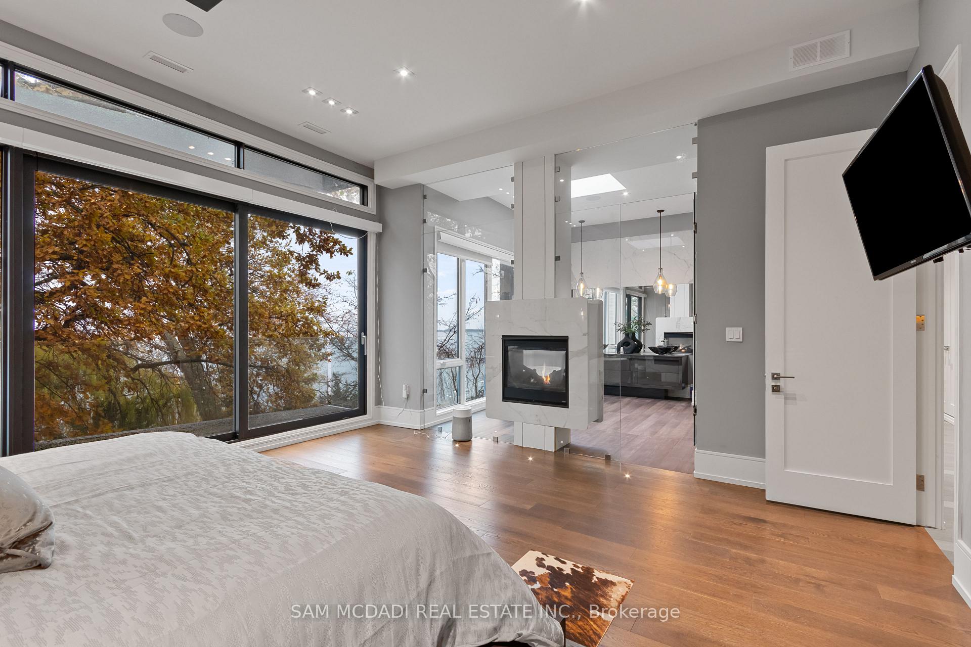 67 Lake Promenade, Toronto