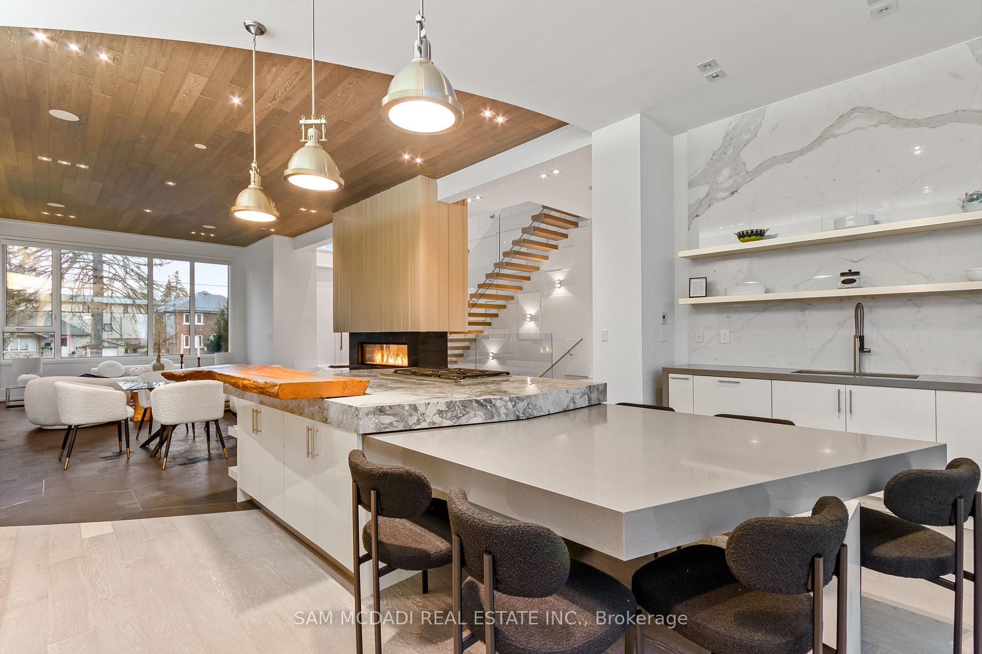 67 Lake Promenade, Toronto