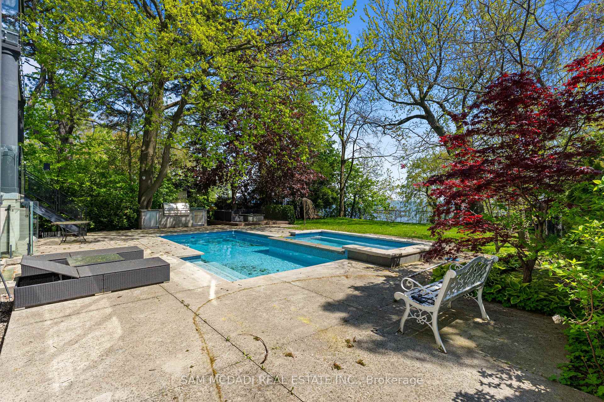 67 Lake Promenade, Toronto