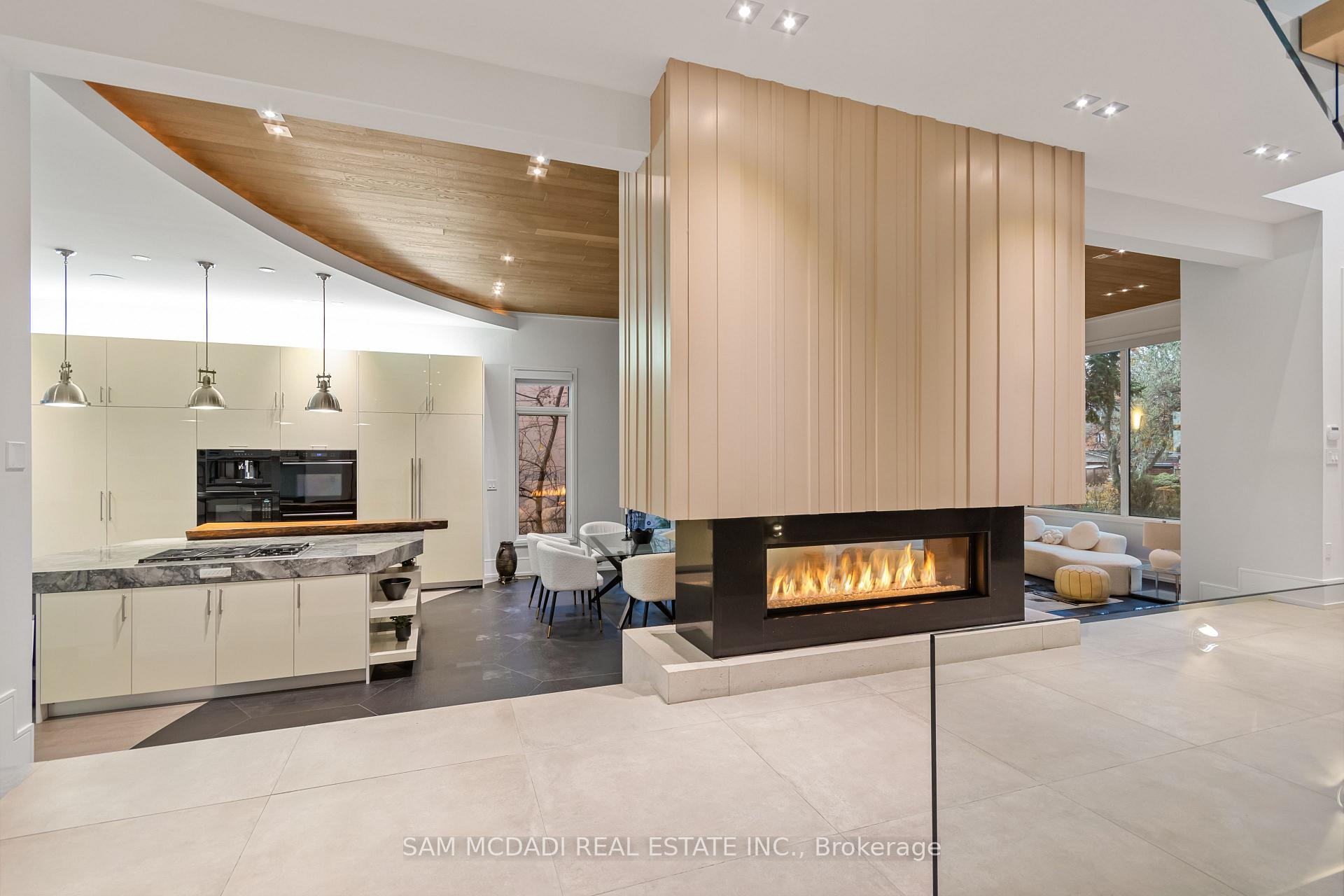 67 Lake Promenade, Toronto