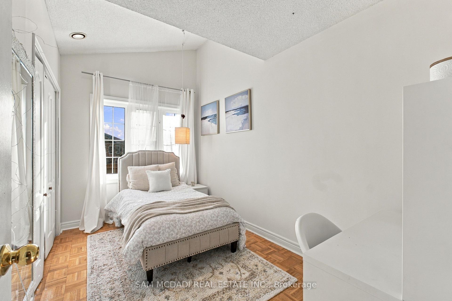 7331 Cork Tree Row