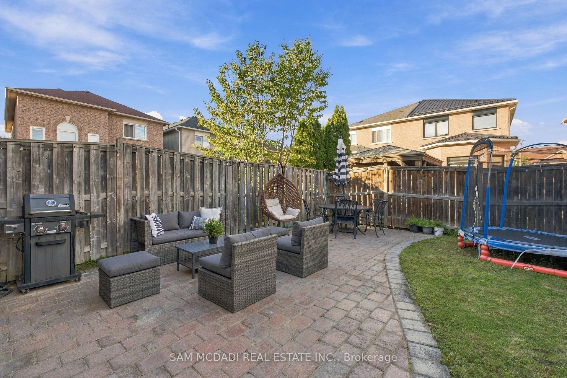 7331 Cork Tree Row