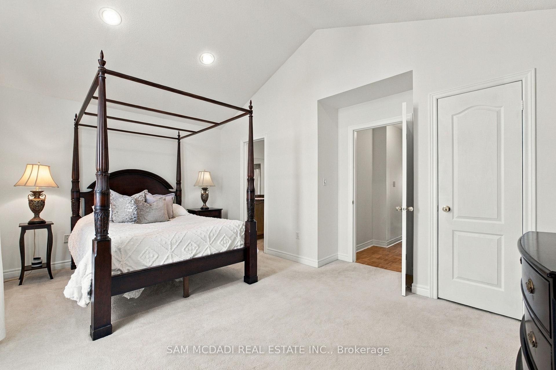 7331 Cork Tree Row