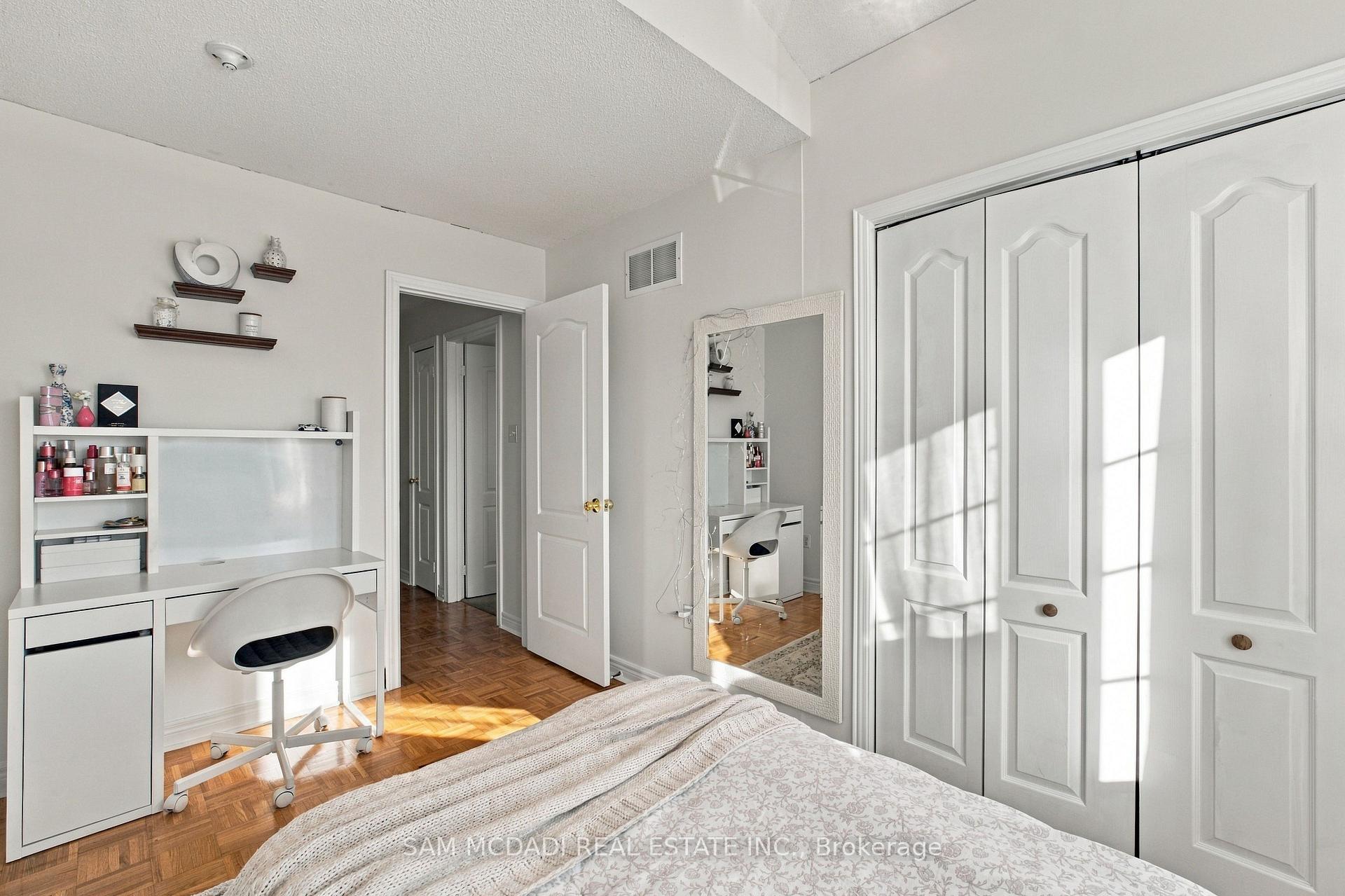 7331 Cork Tree Row