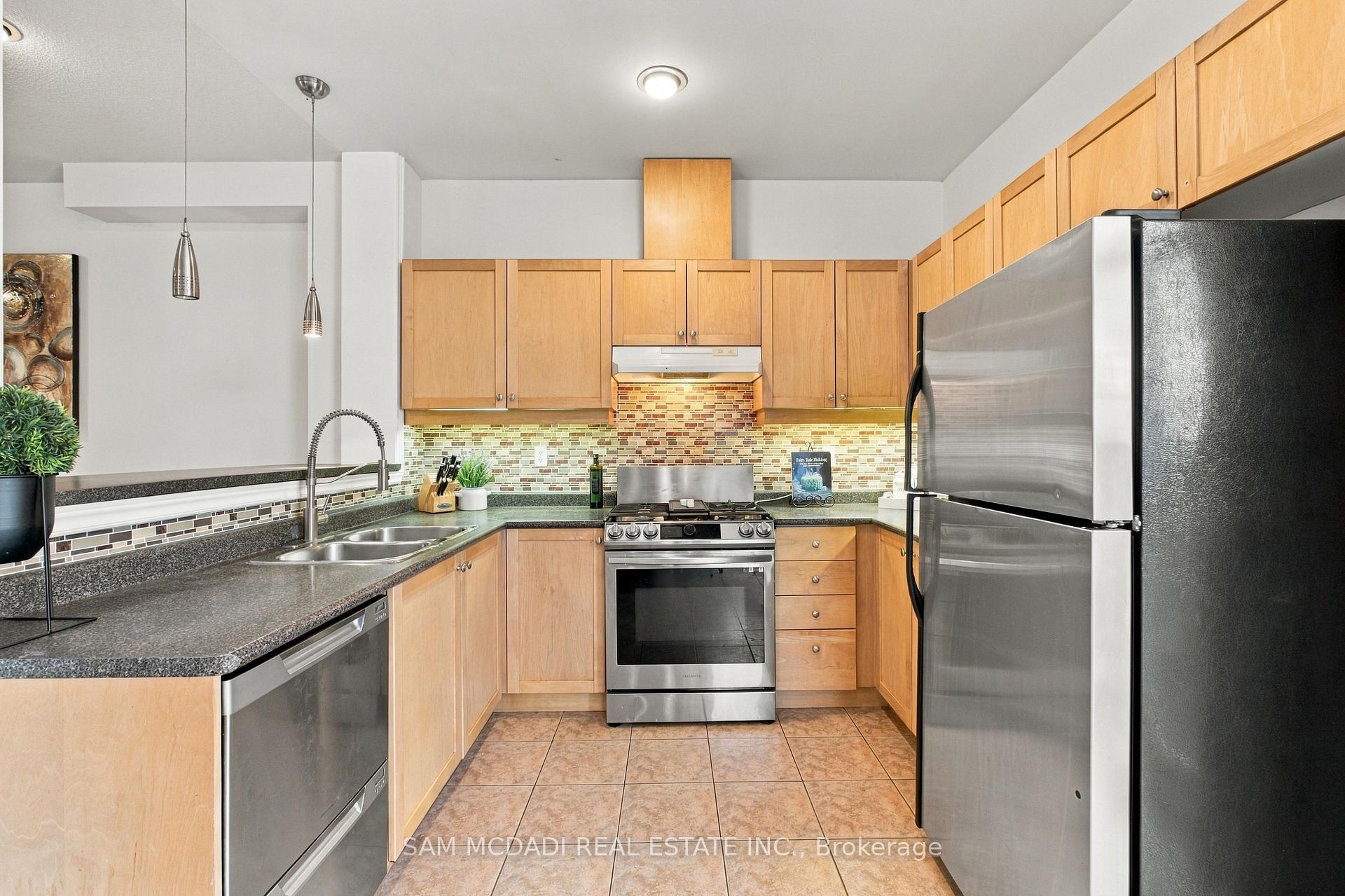 7331 Cork Tree Row