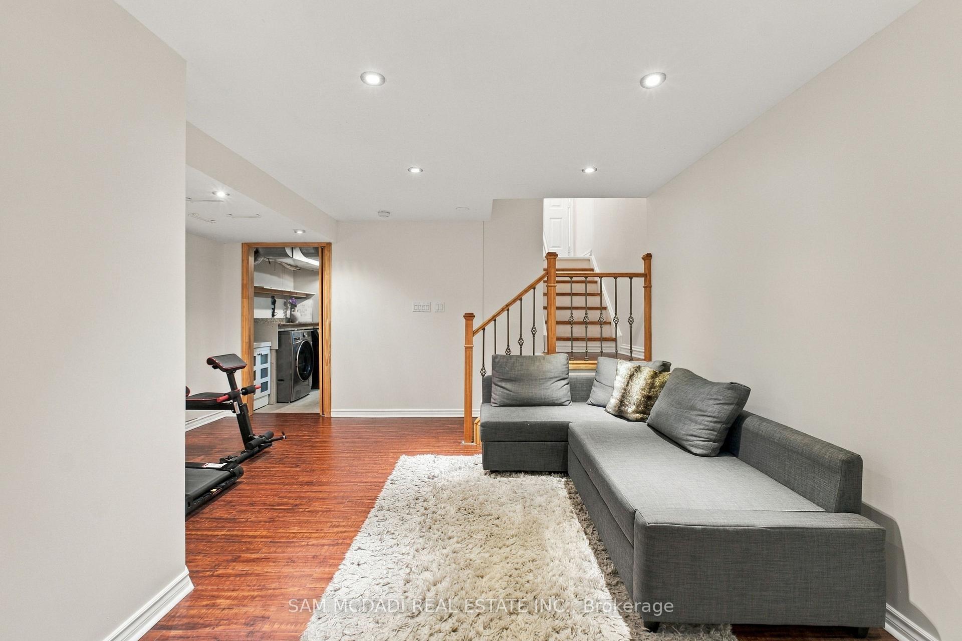 7331 Cork Tree Row