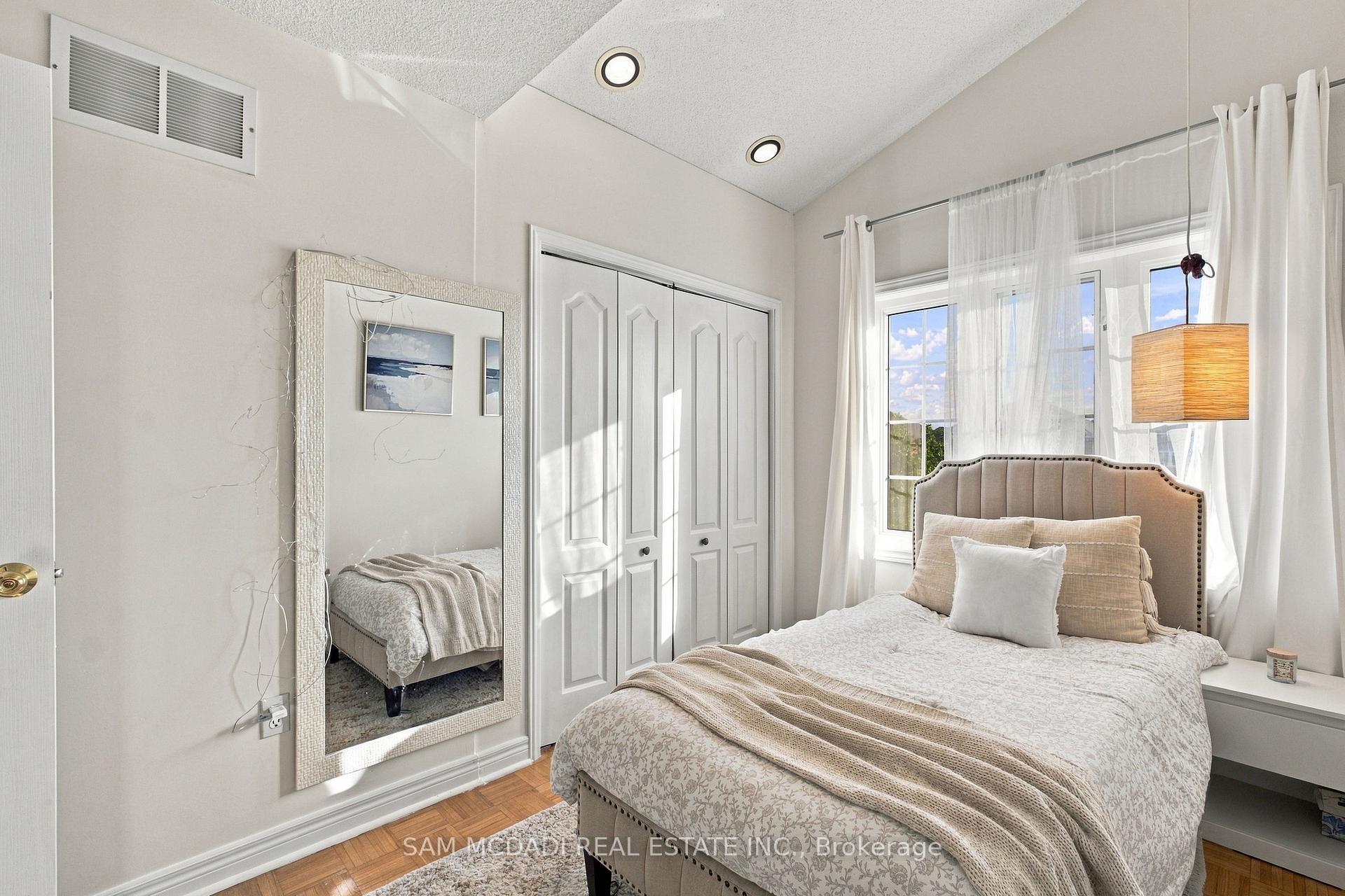 7331 Cork Tree Row