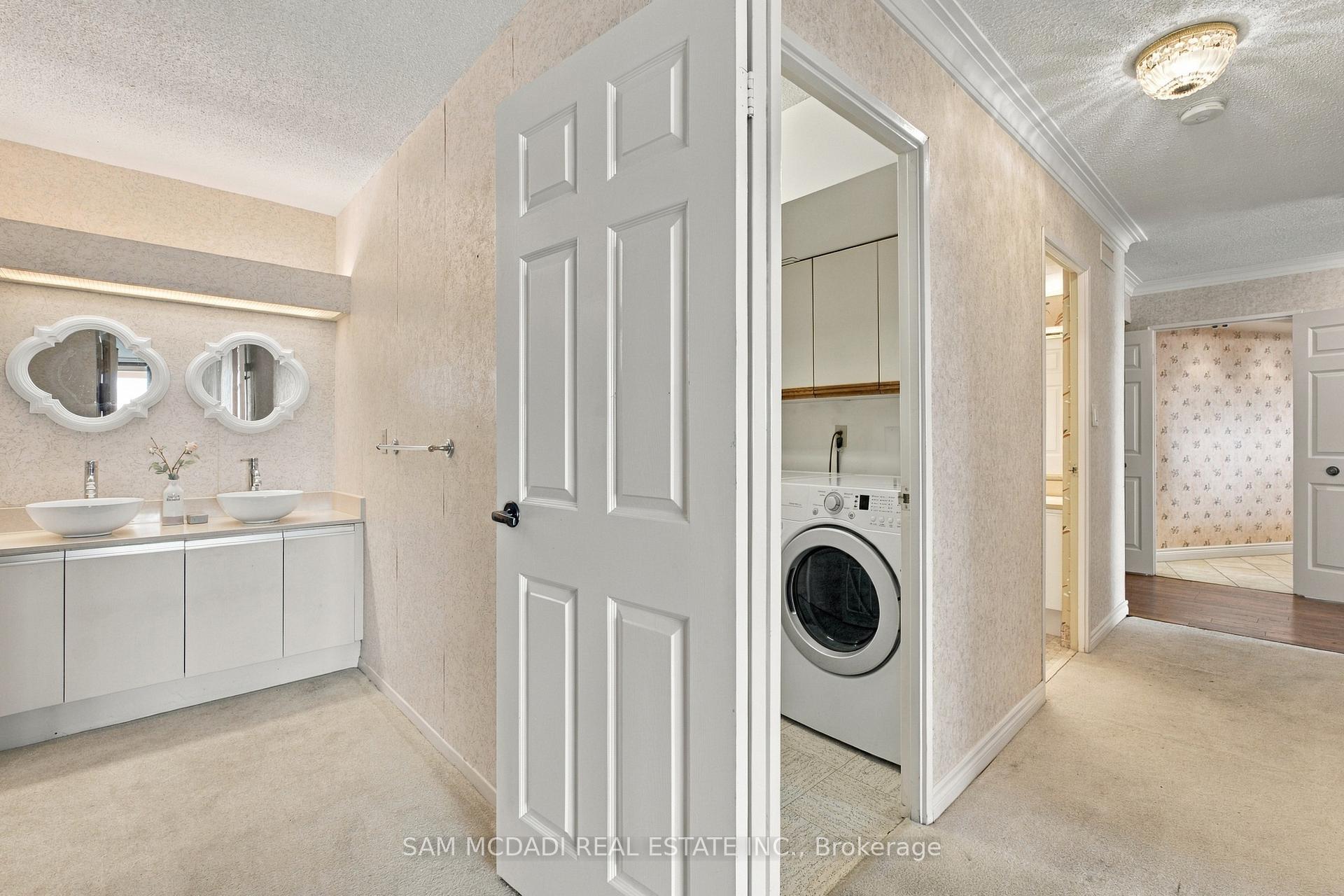 2000 Islington Avenue 2009, Toronto Unit: 2009