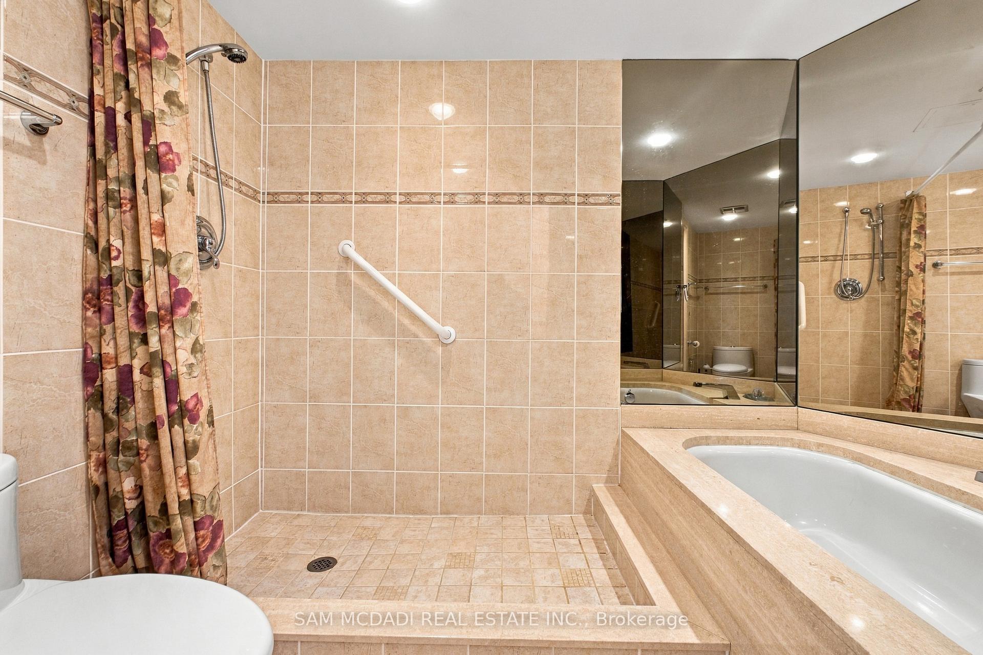 2000 Islington Avenue 2009, Toronto Unit: 2009