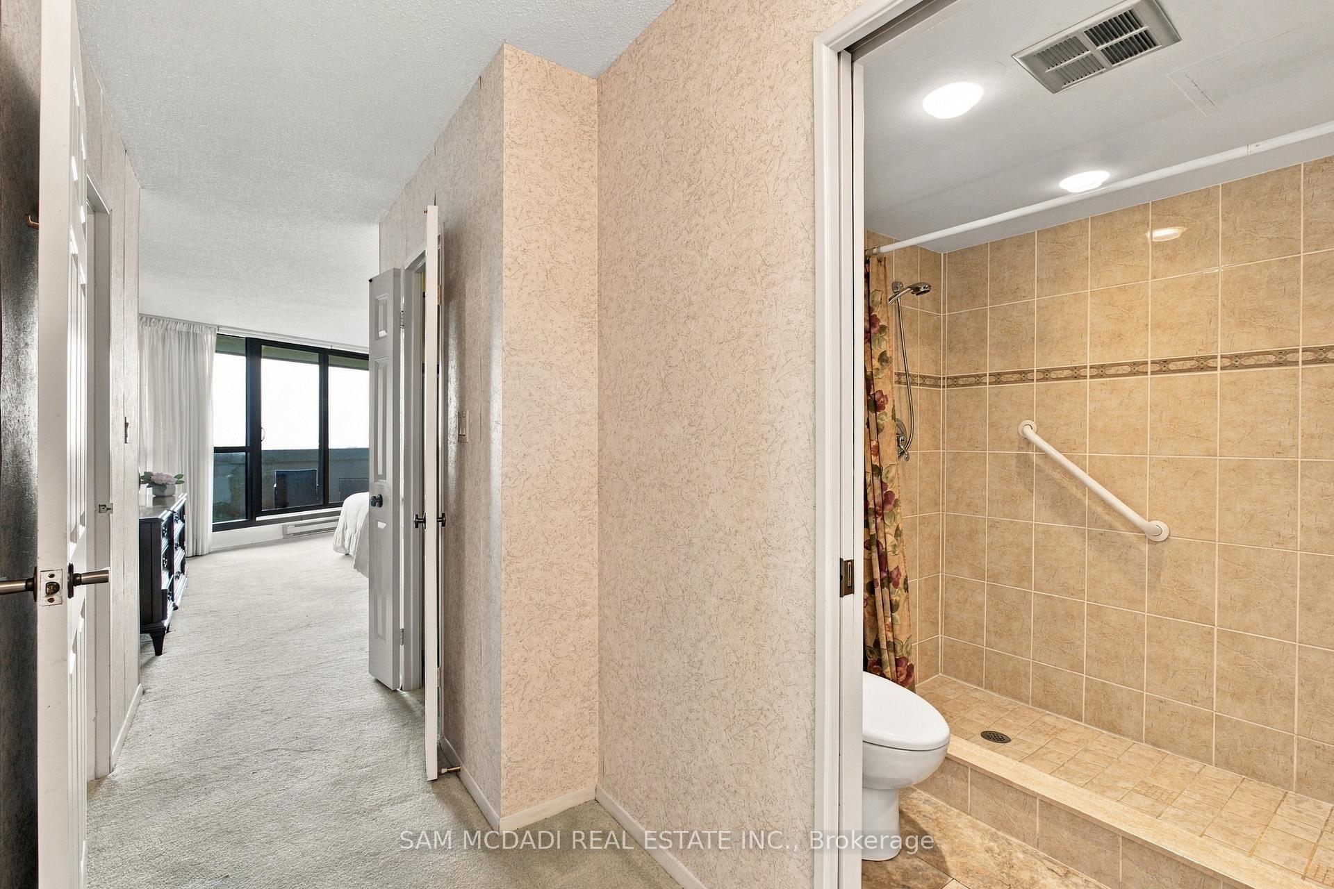 2000 Islington Avenue 2009, Toronto Unit: 2009