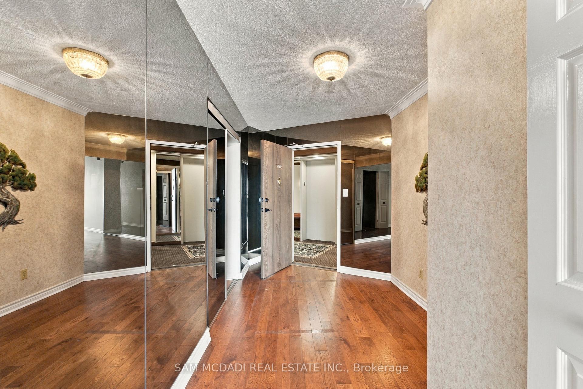 2000 Islington Avenue 2009, Toronto Unit: 2009