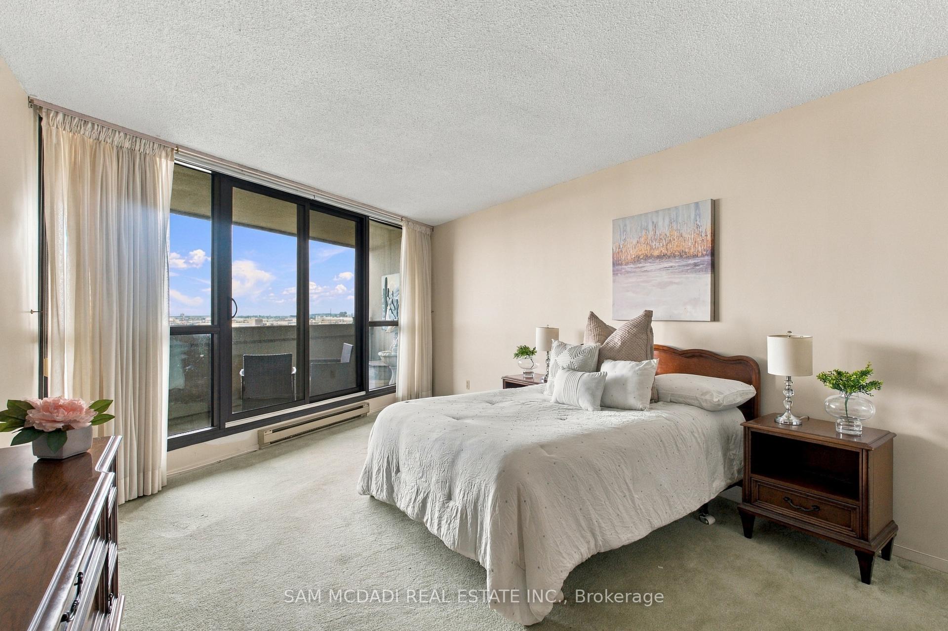 2000 Islington Avenue 2009, Toronto Unit: 2009