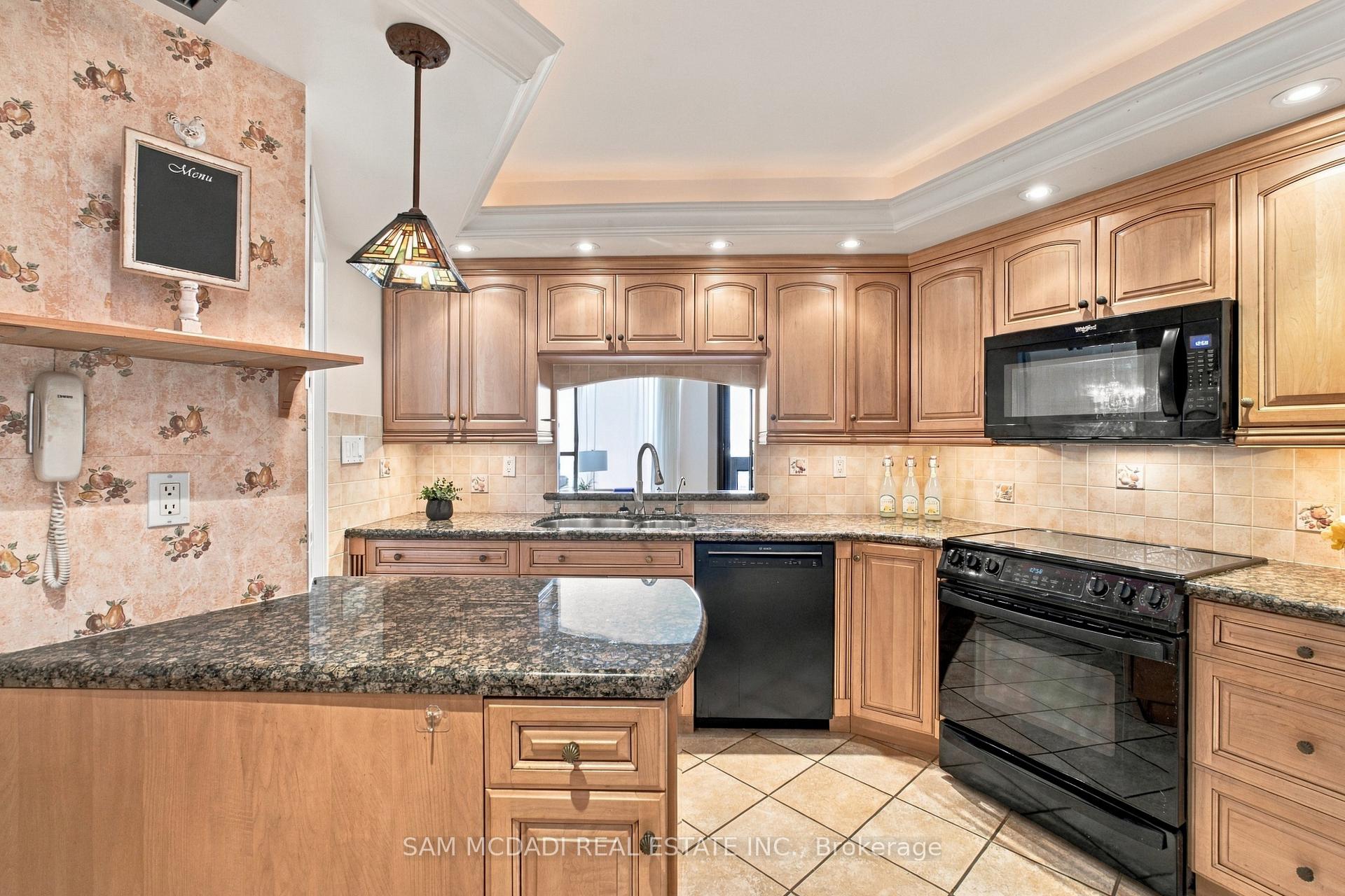 2000 Islington Avenue 2009, Toronto Unit: 2009
