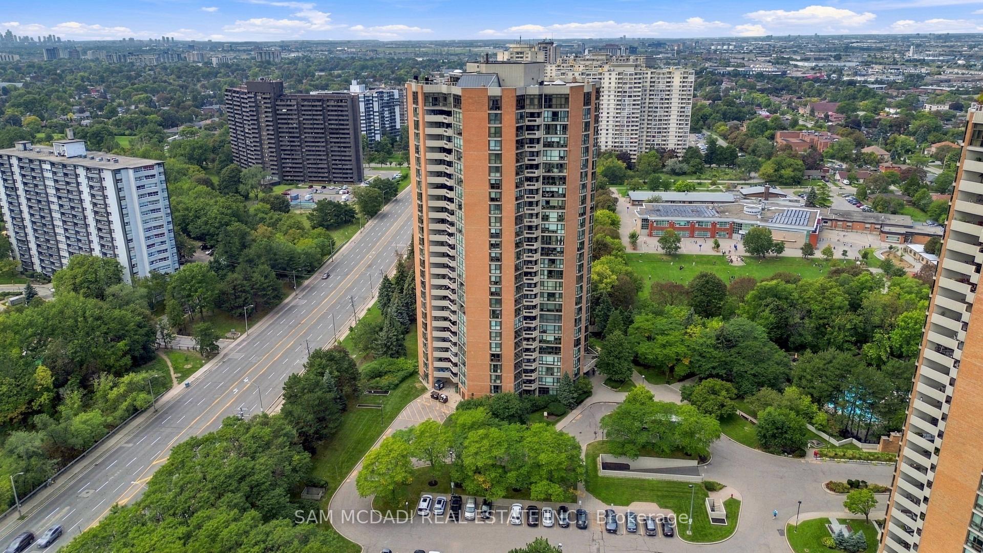 2000 Islington Avenue 2009, Toronto Unit: 2009
