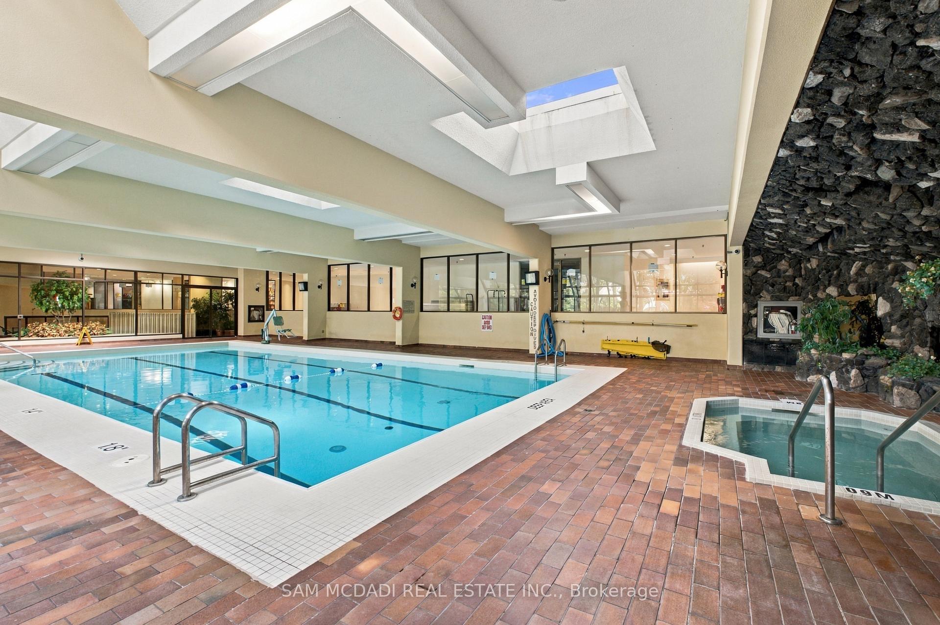 2000 Islington Avenue 2009, Toronto Unit: 2009