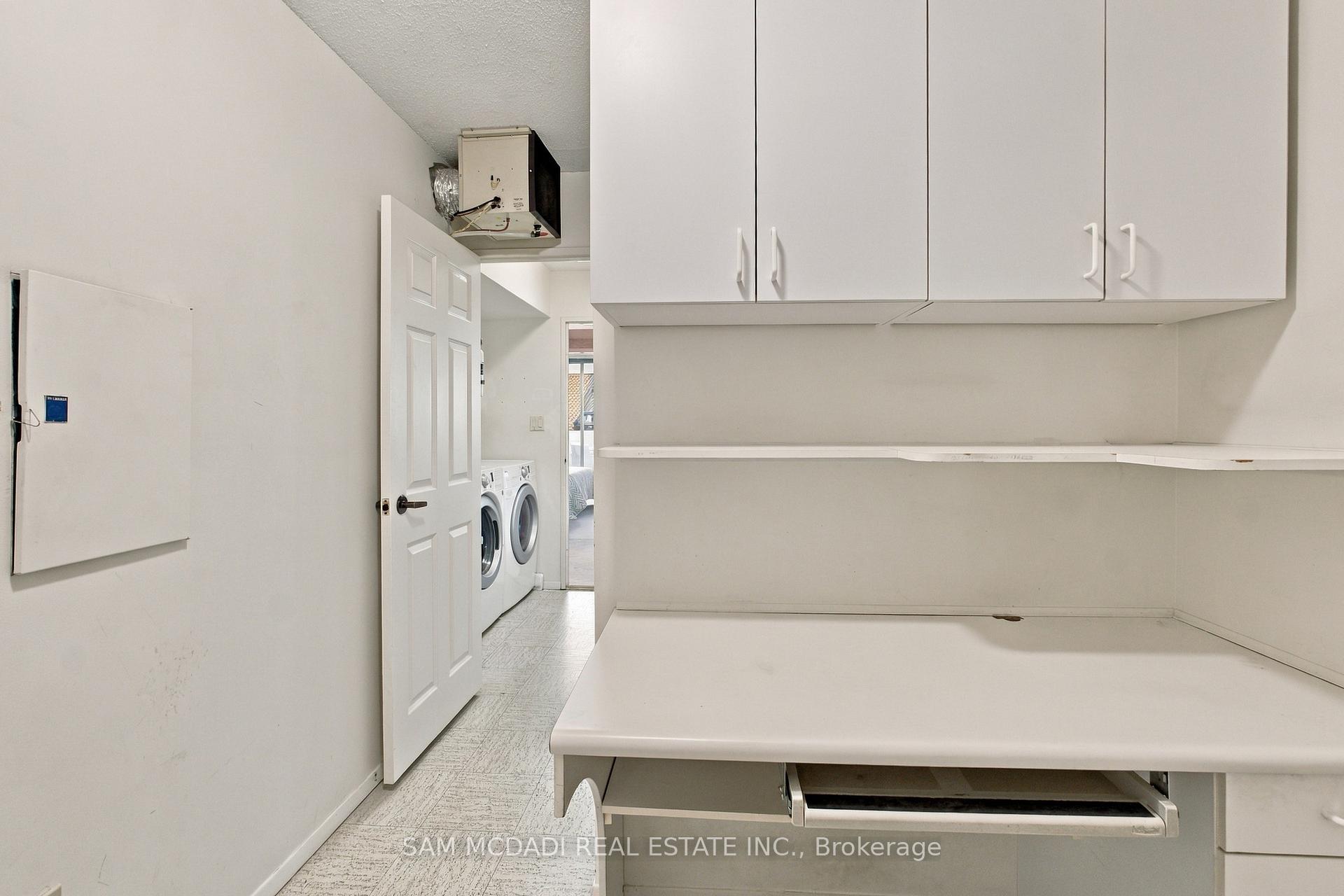 2000 Islington Avenue 2009, Toronto Unit: 2009
