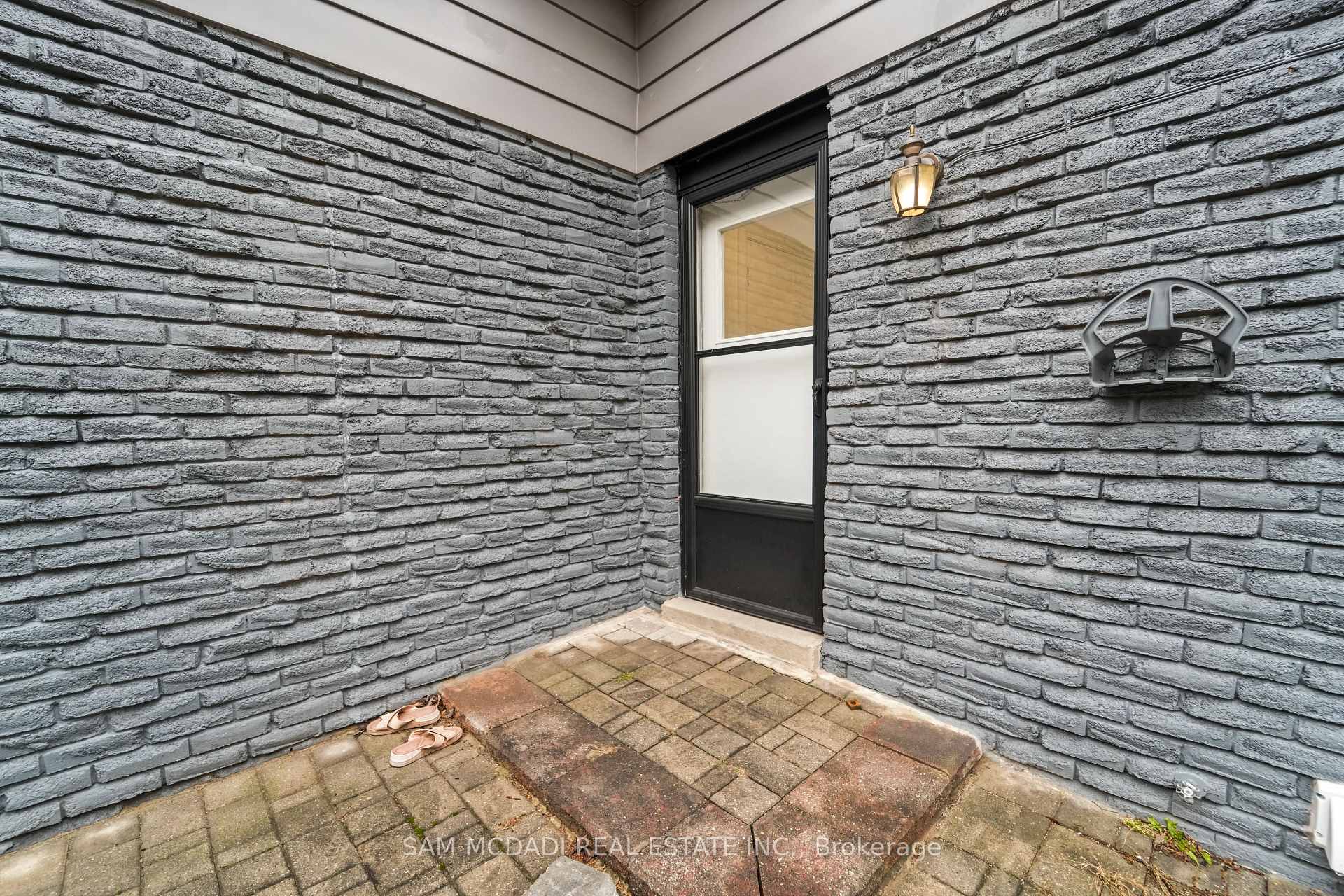 2290 Devon Road