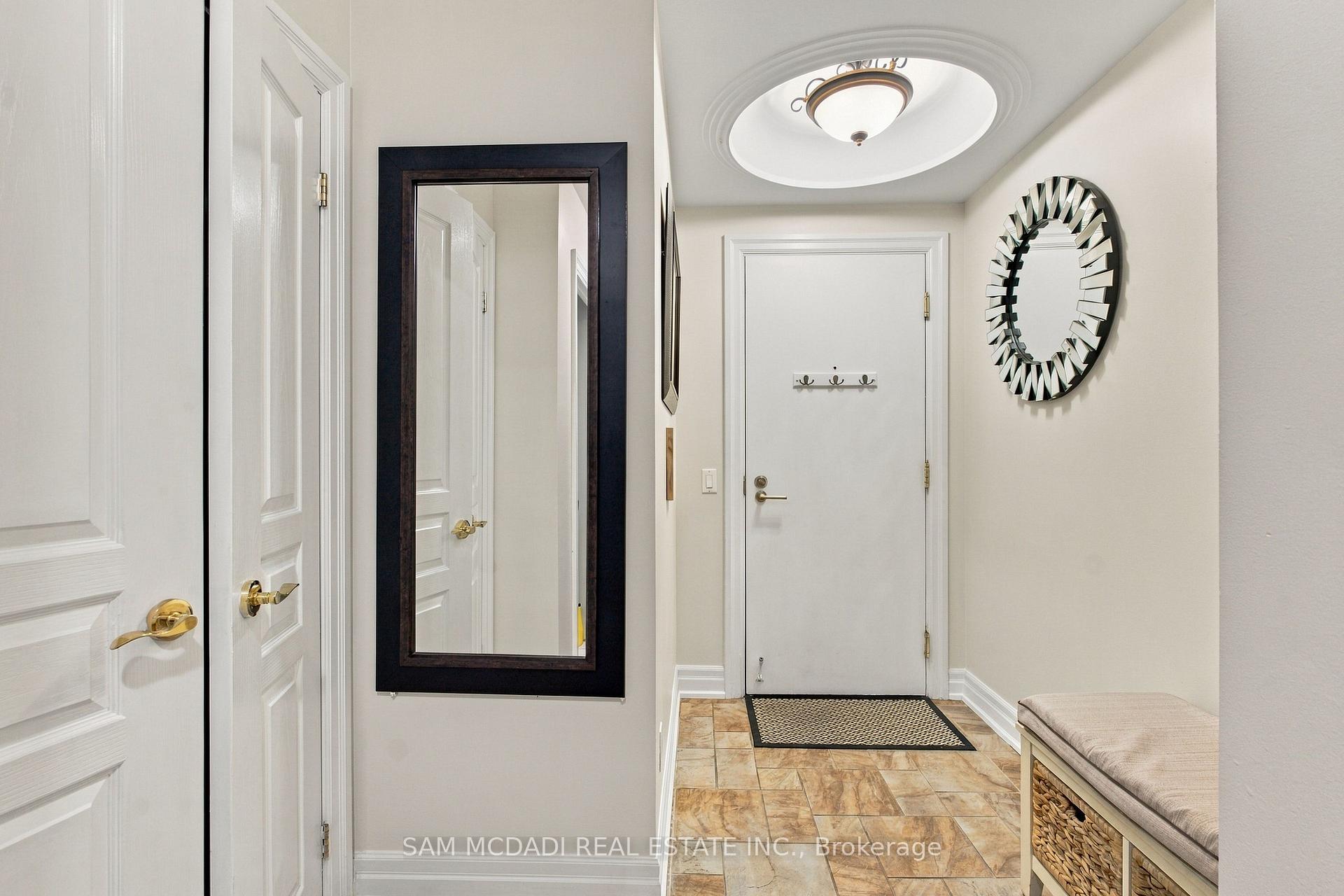 2087 Lake Shore Boulevard W 103, Toronto Unit: 103