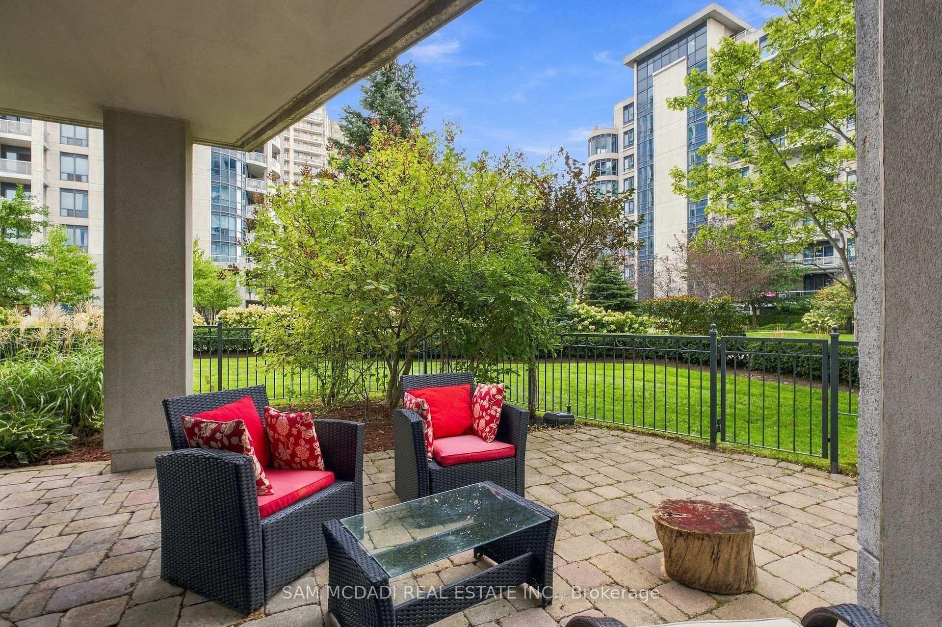 2087 Lake Shore Boulevard W 103, Toronto Unit: 103