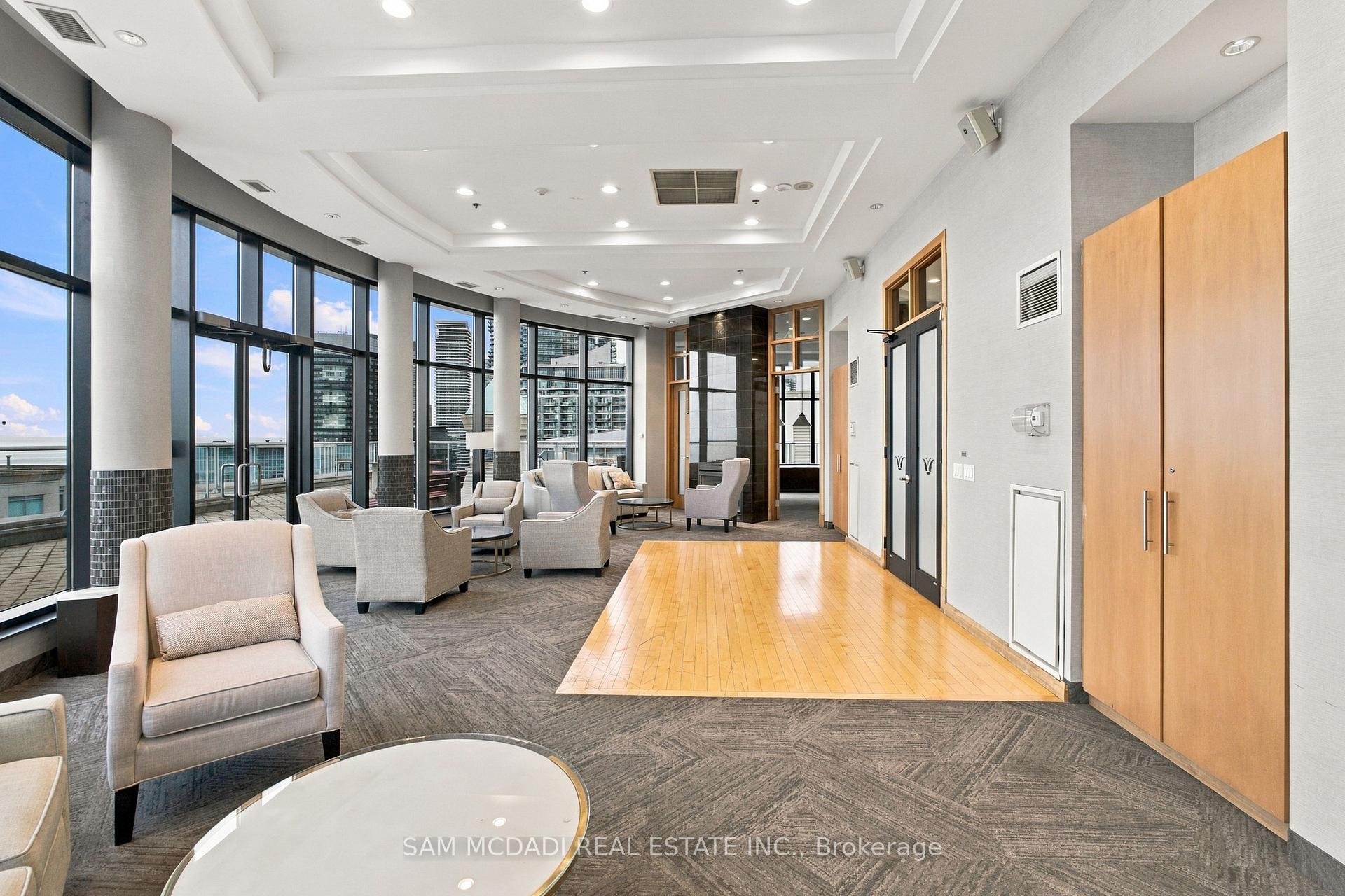 2087 Lake Shore Boulevard W 103, Toronto Unit: 103