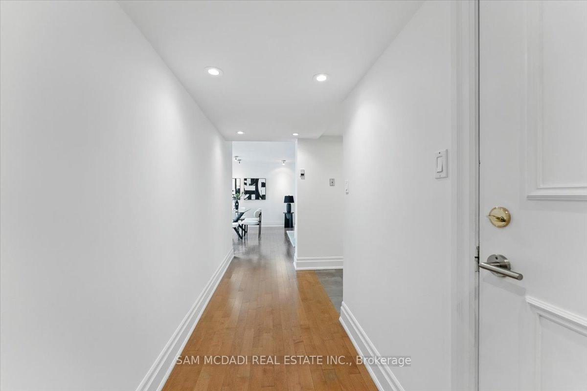 2045 Lake Shore Boulevard W 1605, Toronto Unit: 1605