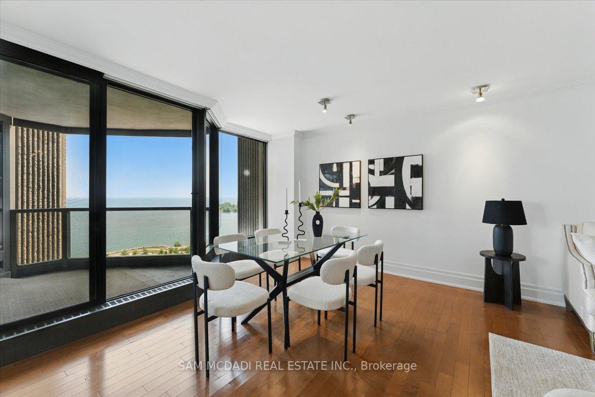 2045 Lake Shore Boulevard W 1605, Toronto Unit: 1605