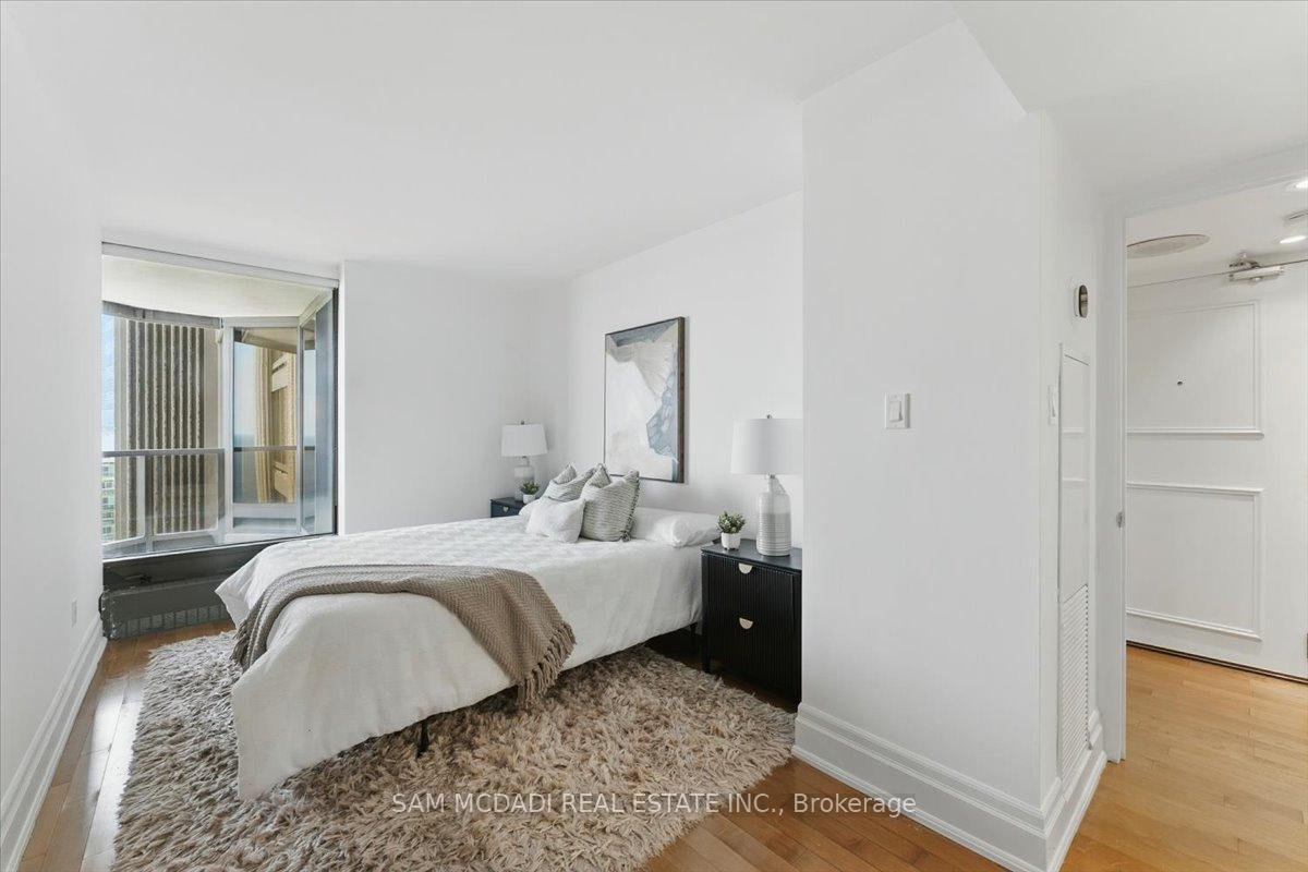 2045 Lake Shore Boulevard W 1605, Toronto Unit: 1605