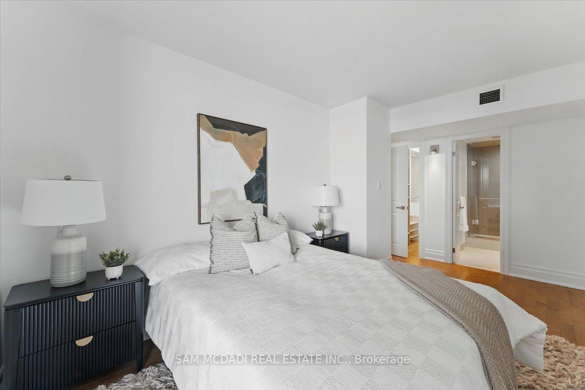 2045 Lake Shore Boulevard W 1605, Toronto Unit: 1605