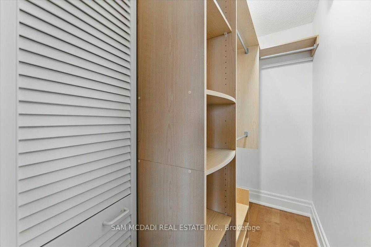 2045 Lake Shore Boulevard W 1605, Toronto Unit: 1605