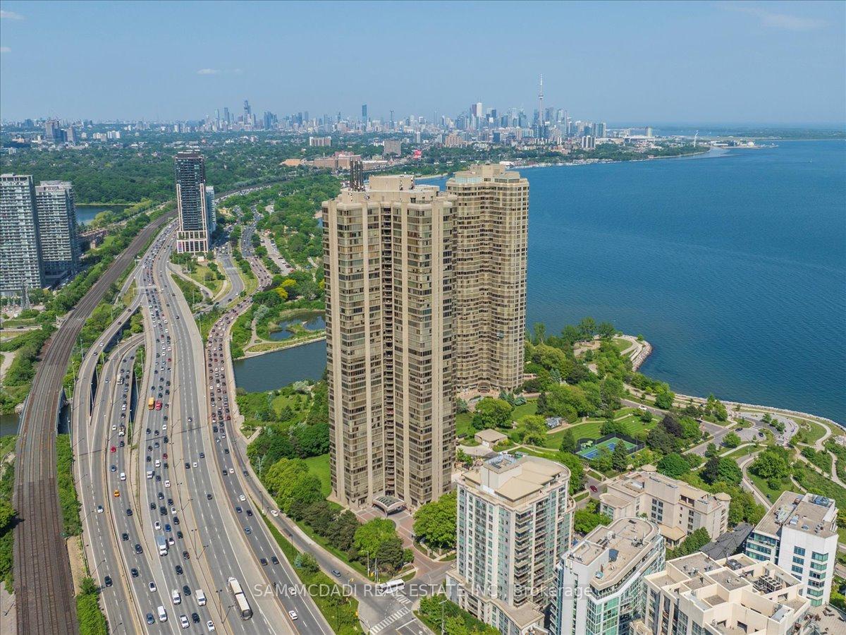 2045 Lake Shore Boulevard W 1605, Toronto Unit: 1605
