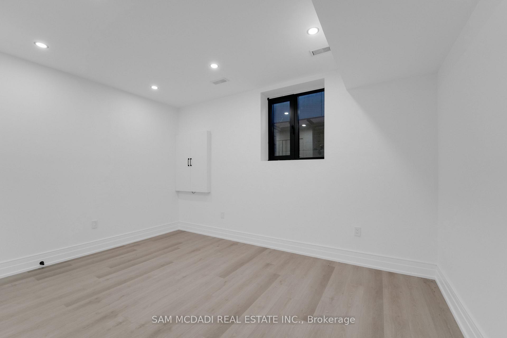 468 Saville Crescent