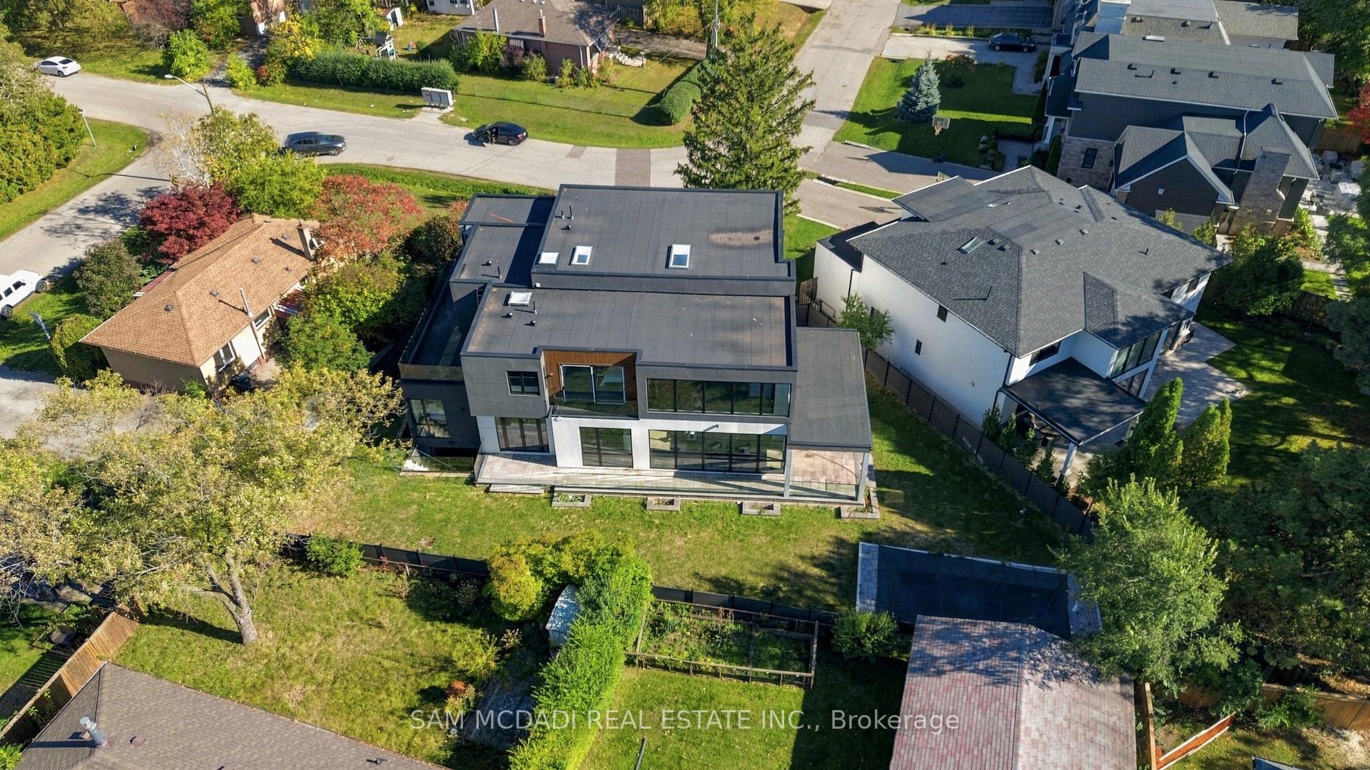 468 Saville Crescent