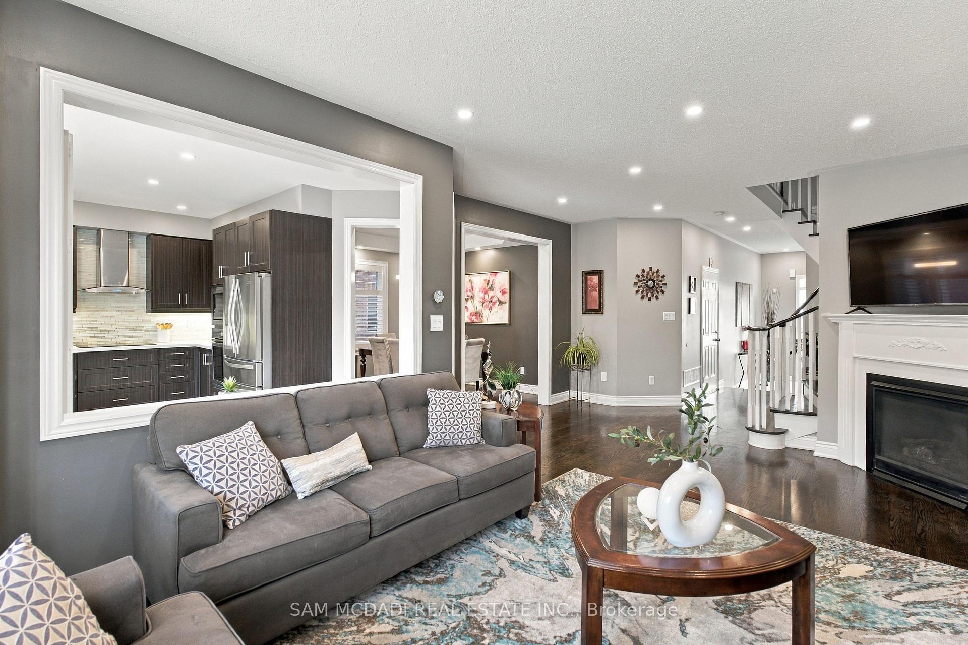 195 Holmes Crescent