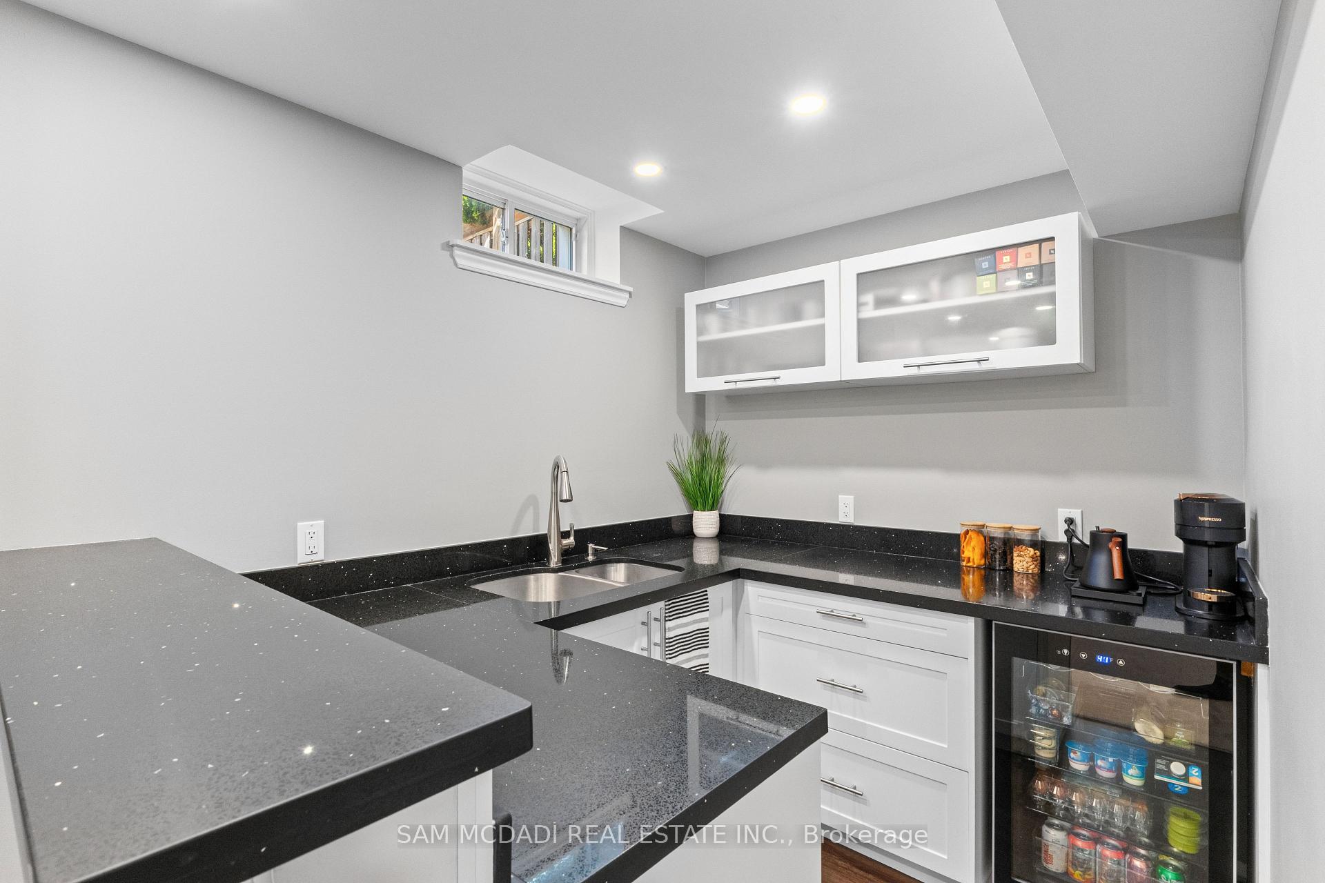 195 Holmes Crescent