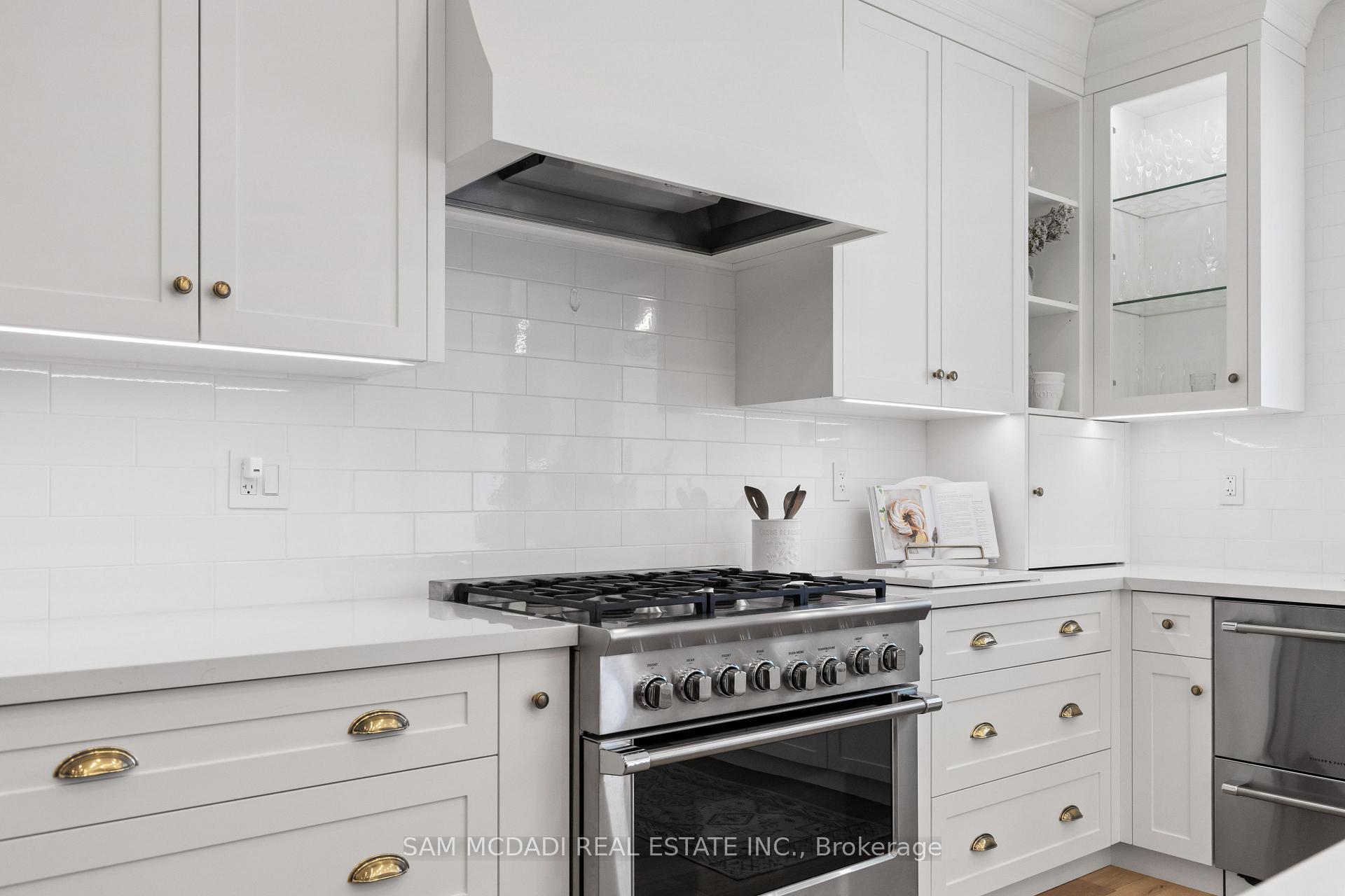 4 Iroquois Avenue