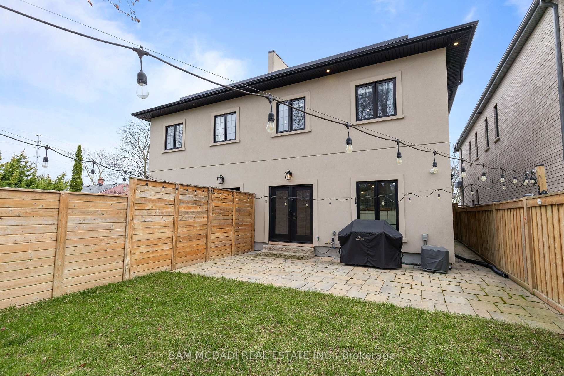 4 Iroquois Avenue