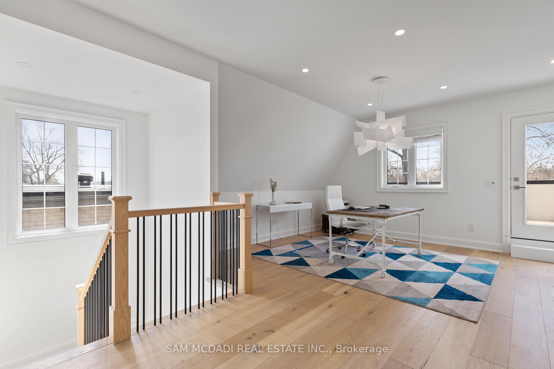 4 Iroquois Avenue