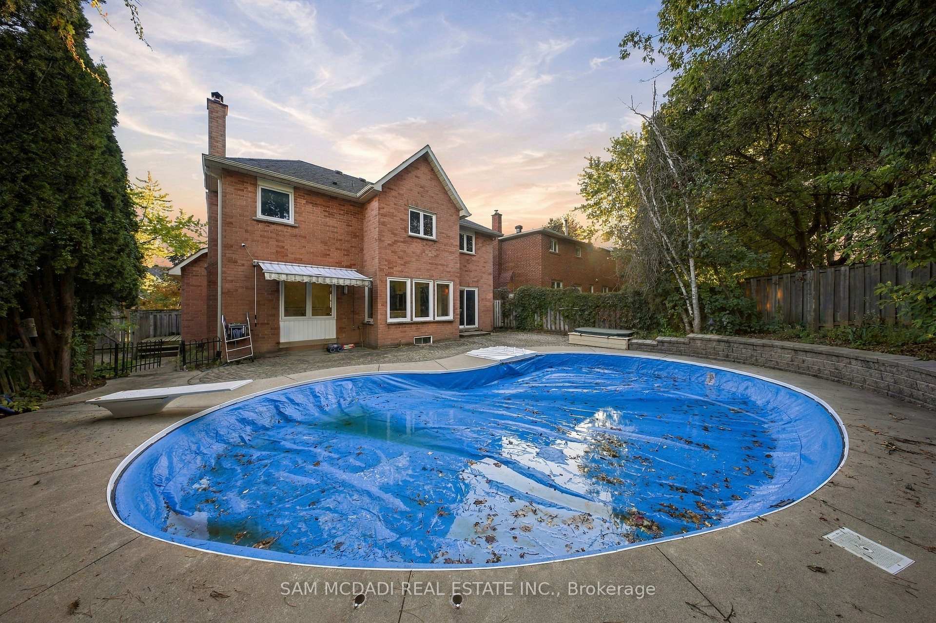 2087 Mayflower Boulevard