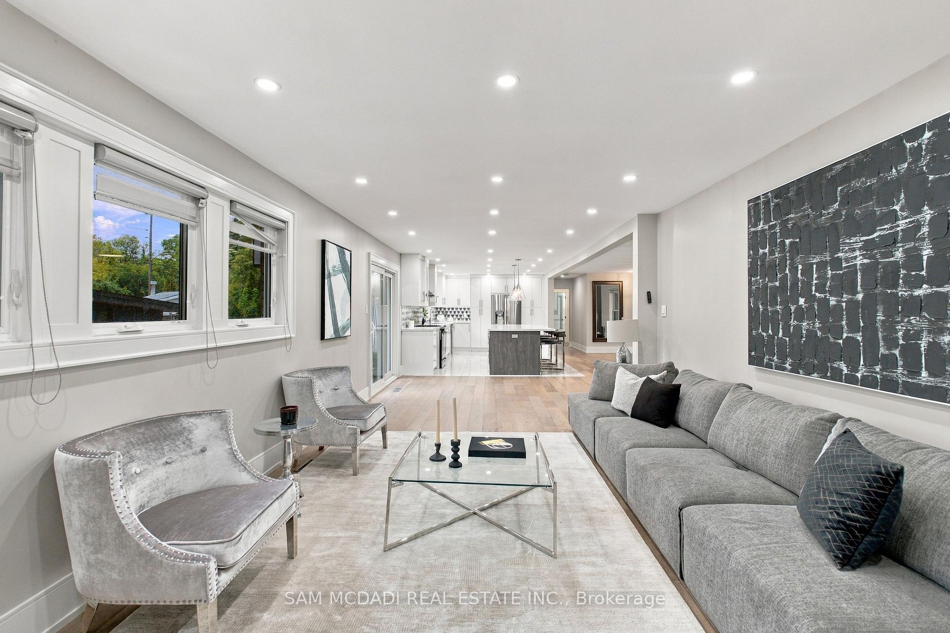 1357 Saginaw Crescent