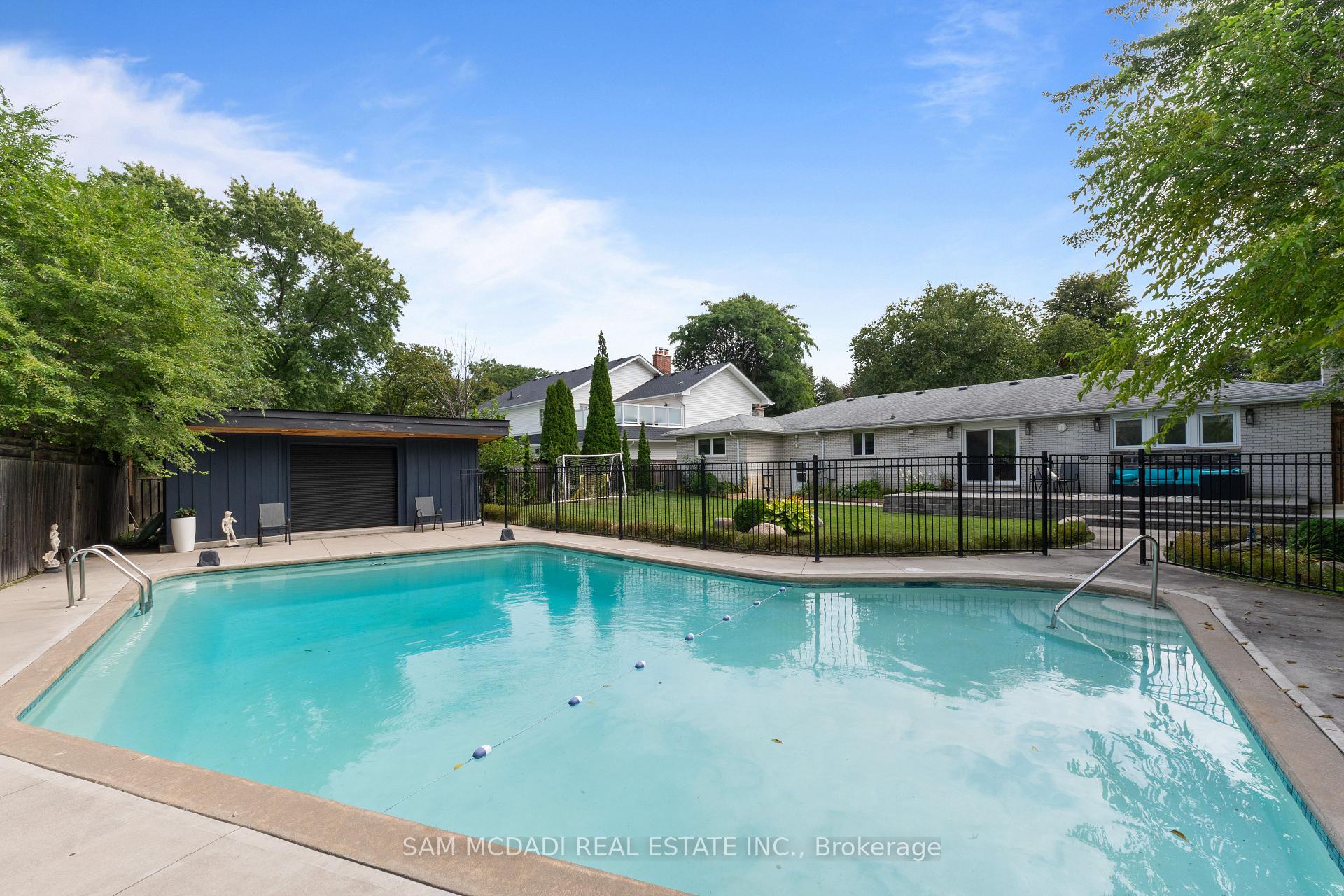 1357 Saginaw Crescent