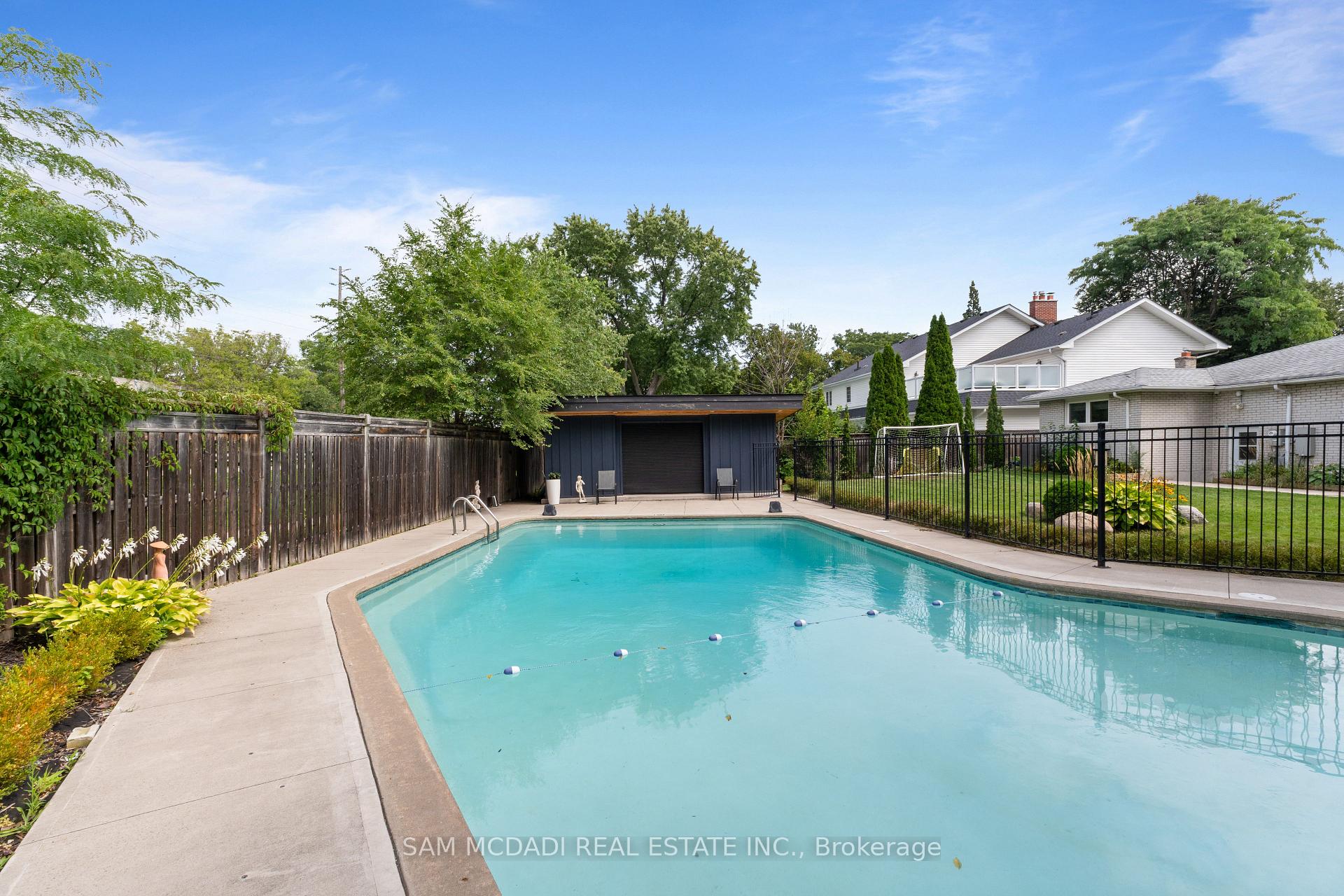 1357 Saginaw Crescent