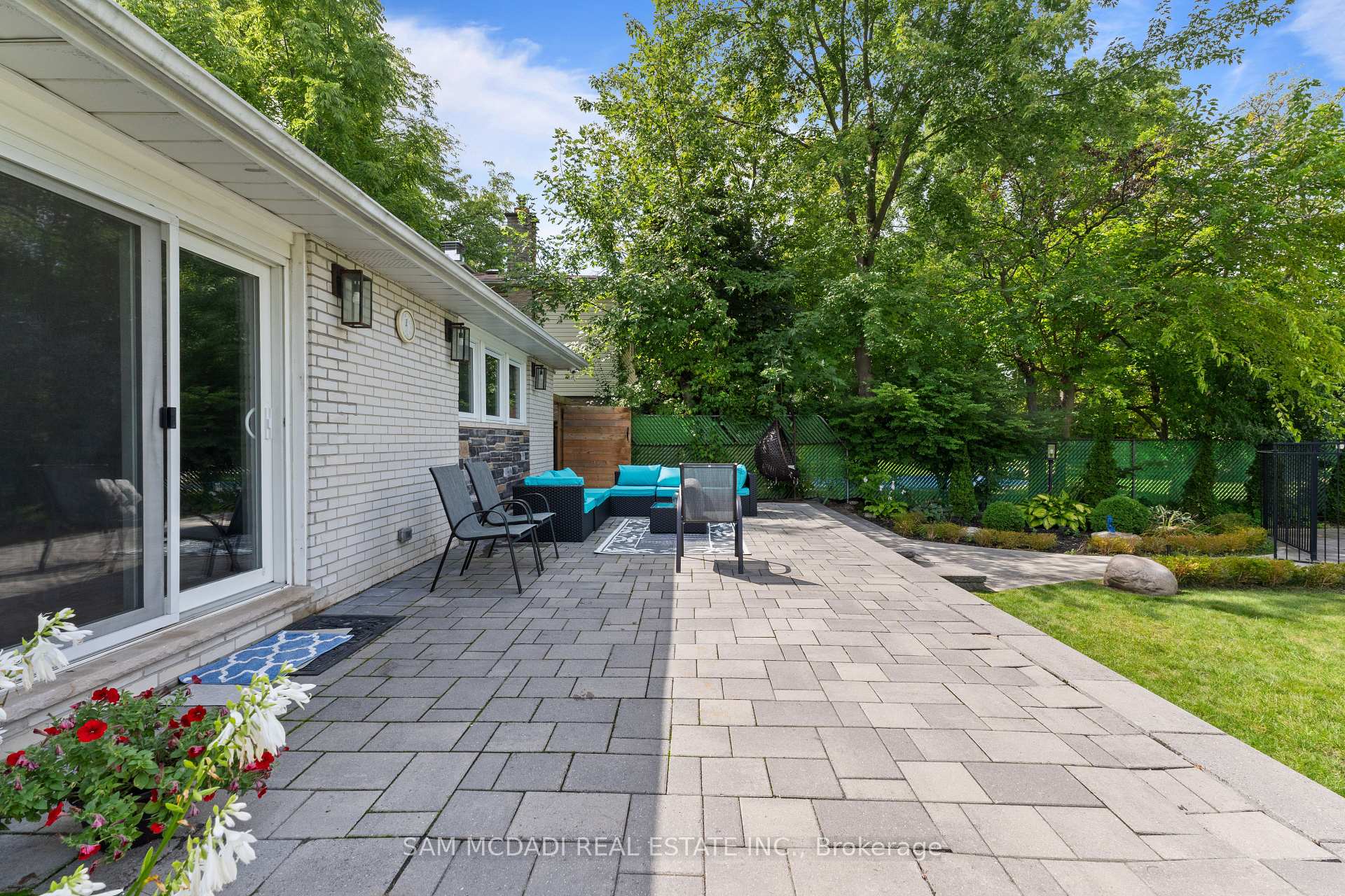 1357 Saginaw Crescent