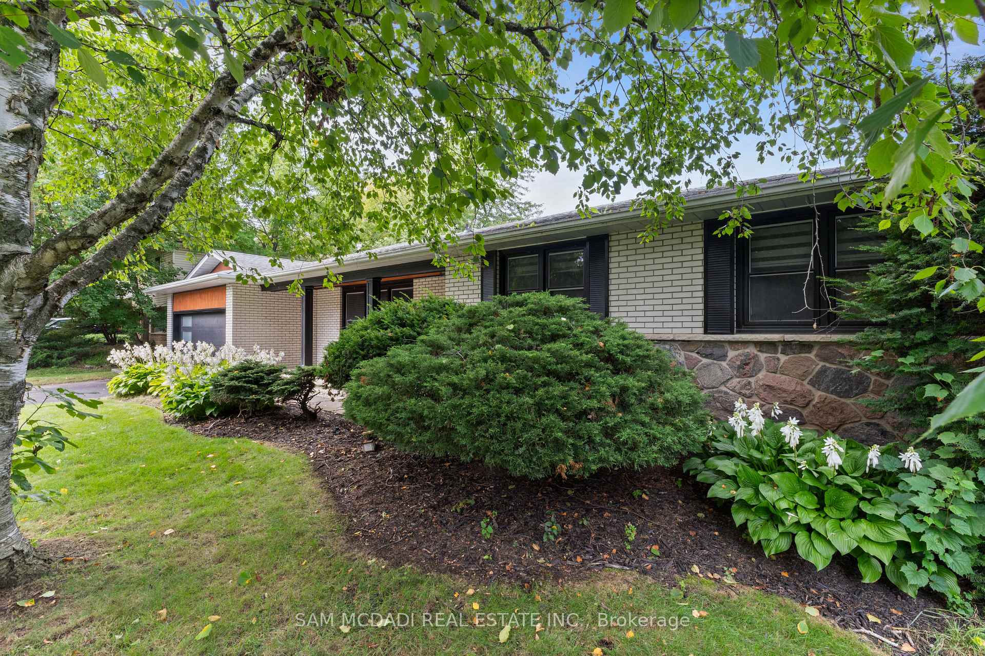 1357 Saginaw Crescent