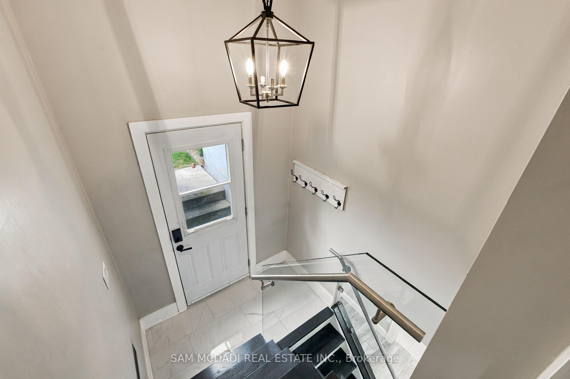 1357 Saginaw Crescent