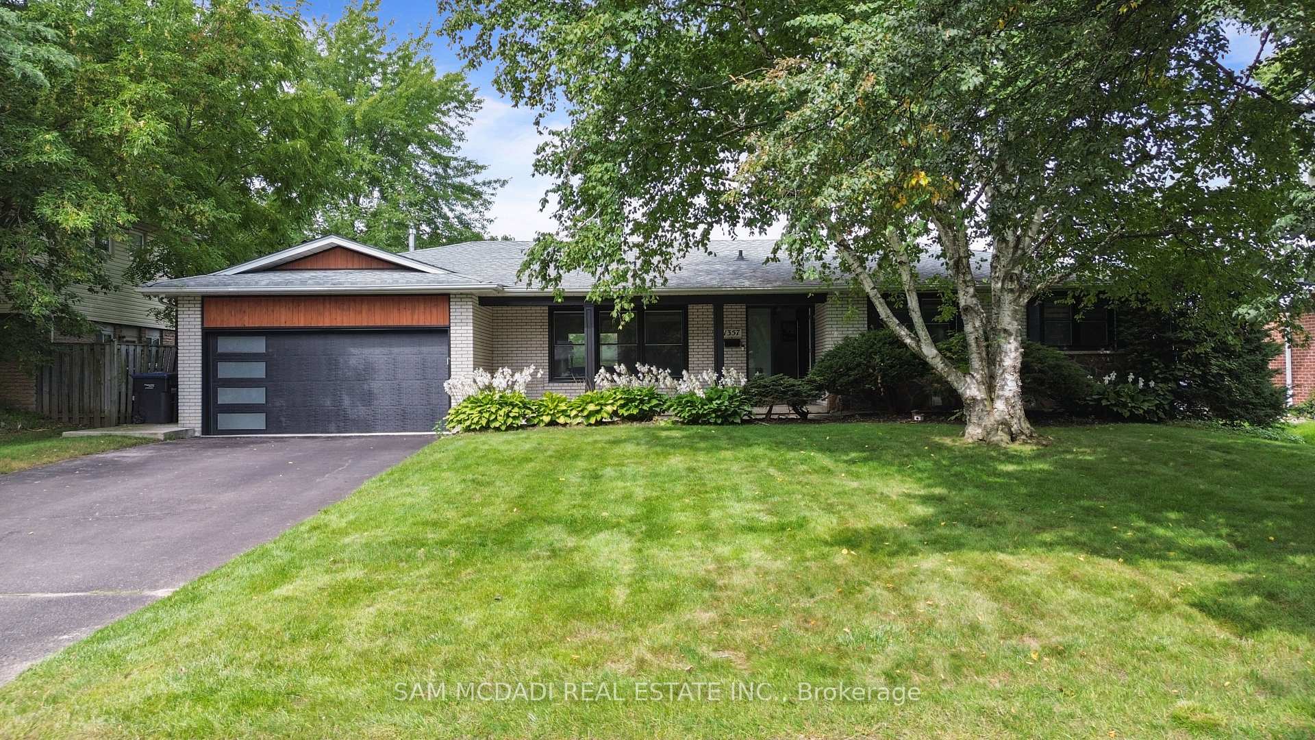 1357 Saginaw Crescent