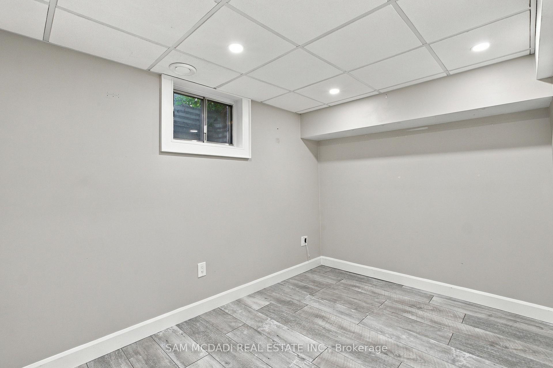 1357 Saginaw Crescent