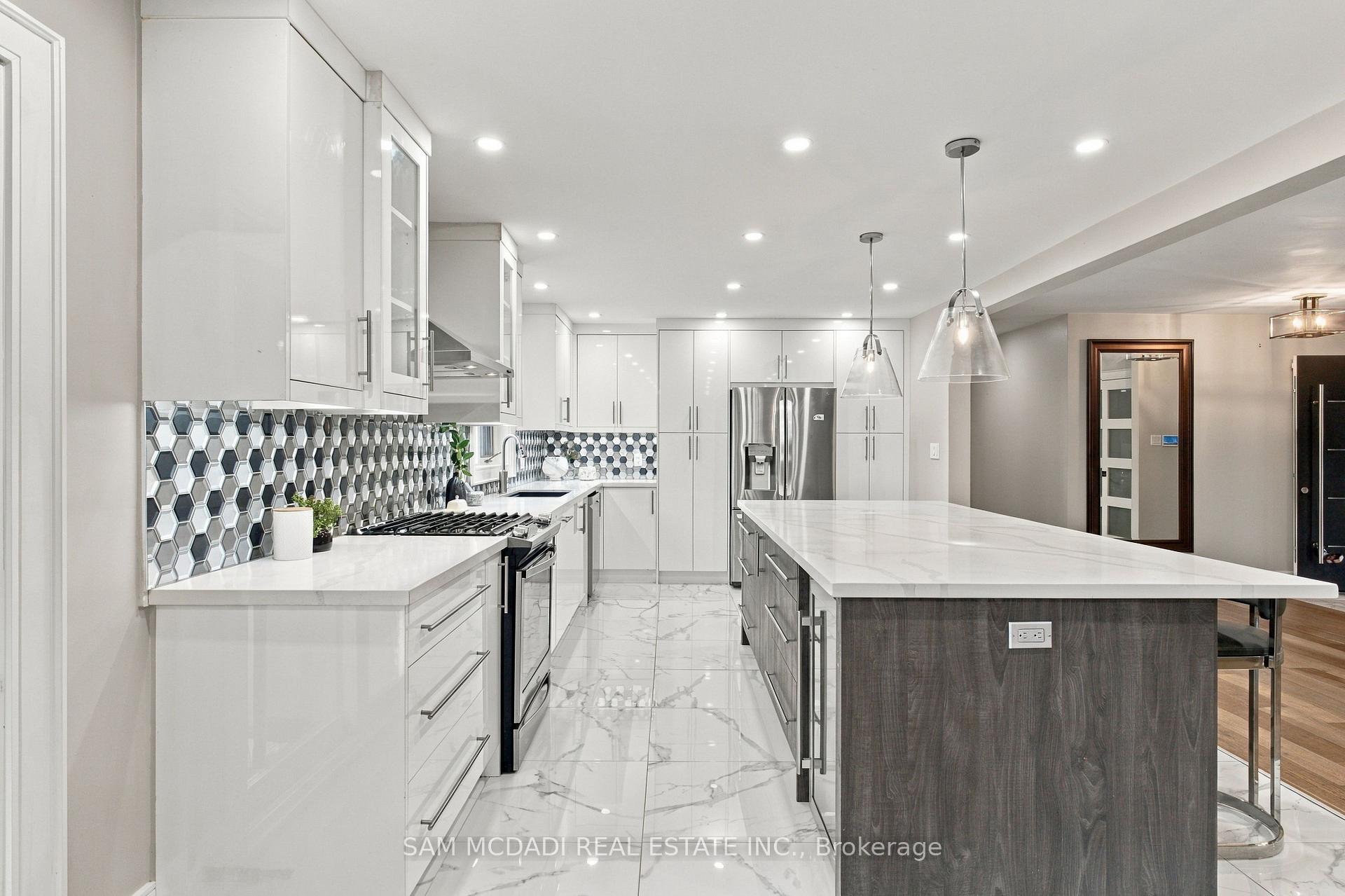 1357 Saginaw Crescent